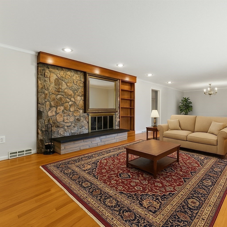 Longmeadow, Massachusetts, 01106, United States, 3 Bedrooms Bedrooms, ,3 BathroomsBathrooms,Residential,For Sale,1933397