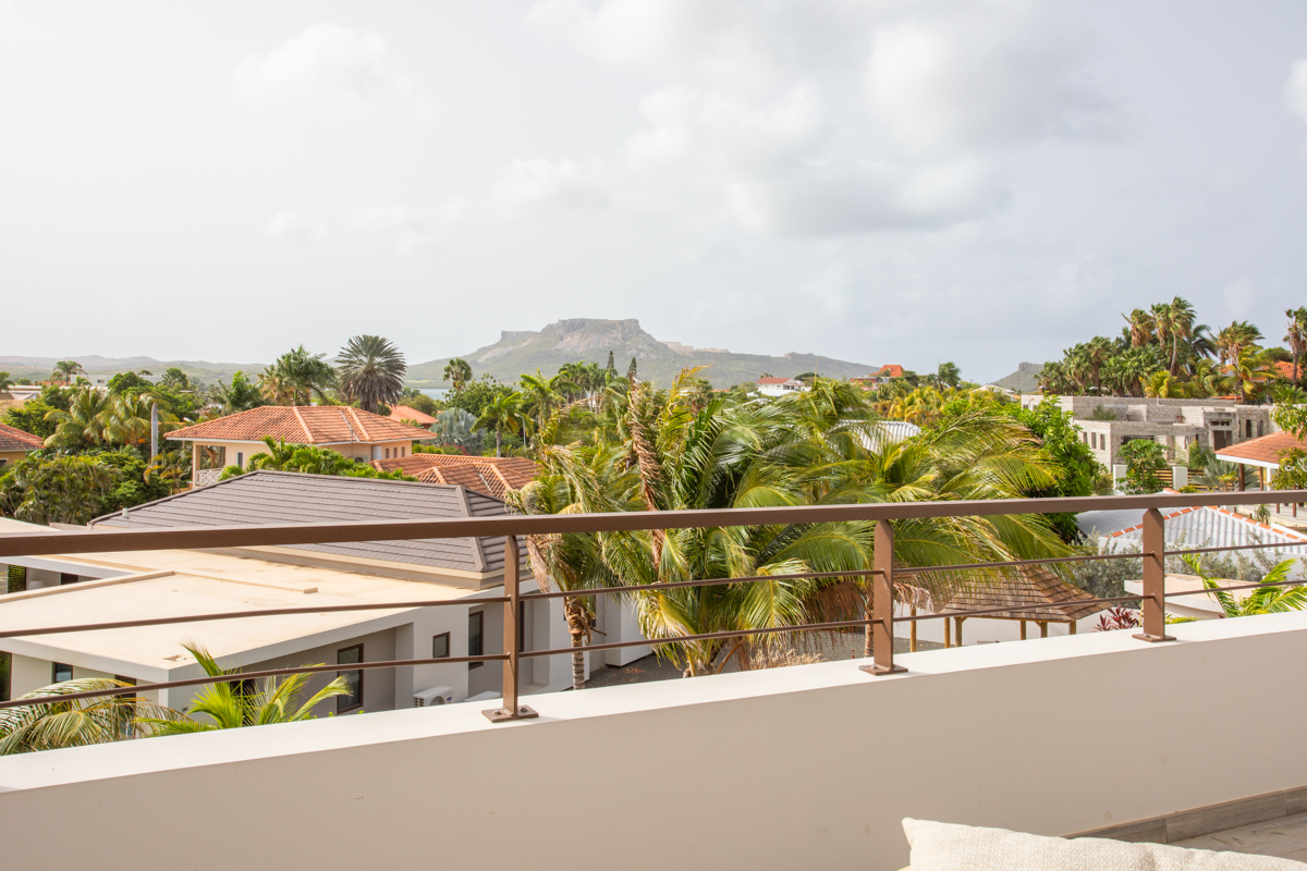 Jan Sofat, CW, 2 Bedrooms Bedrooms, ,2 BathroomsBathrooms,Residential,For Sale,1752587
