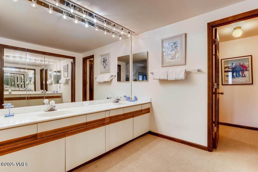 Avon, Colorado, 81620, United States, 3 Bedrooms Bedrooms, ,3 BathroomsBathrooms,Residential,For Sale,1731603