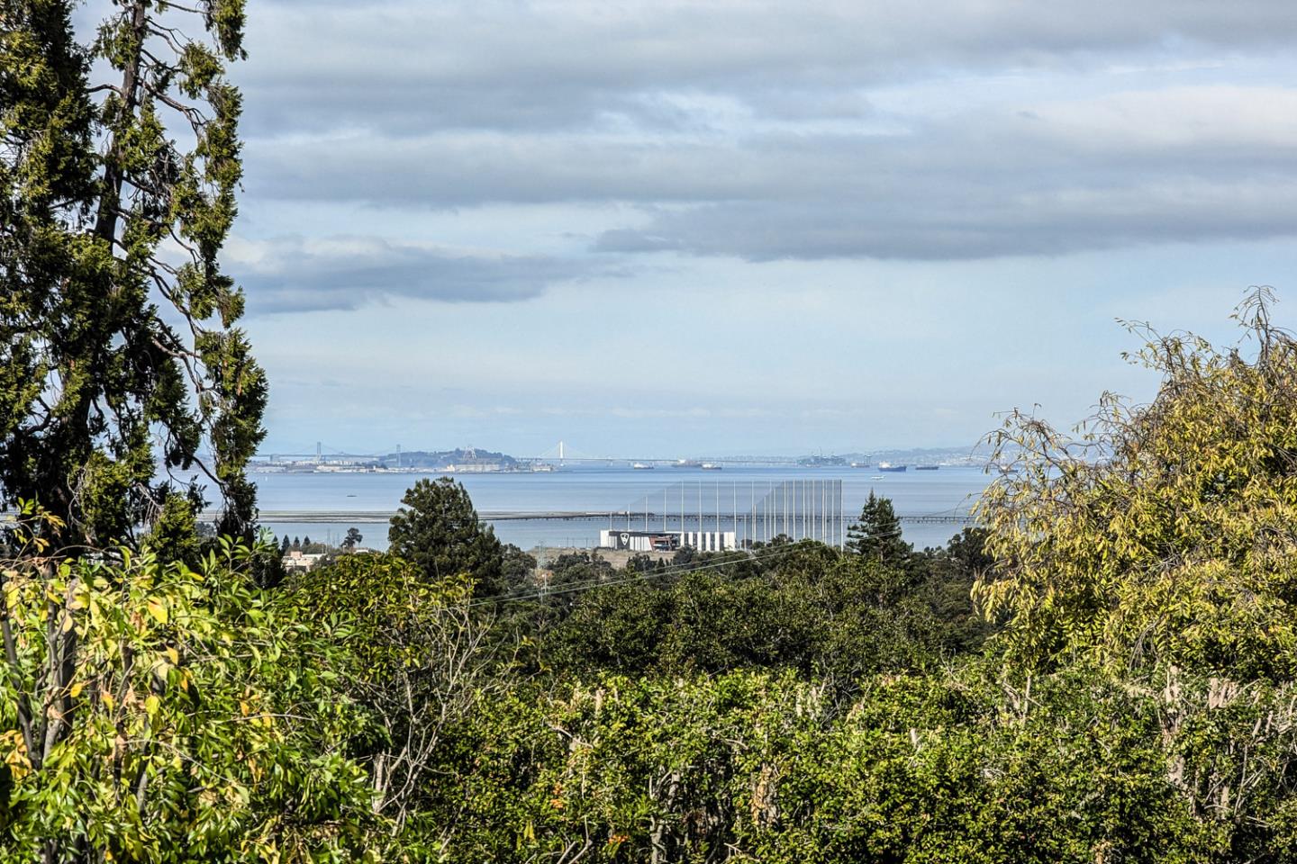 Hillsborough, California, 94010, United States, 3 Bedrooms Bedrooms, ,4 BathroomsBathrooms,Residential,For Sale,1989109