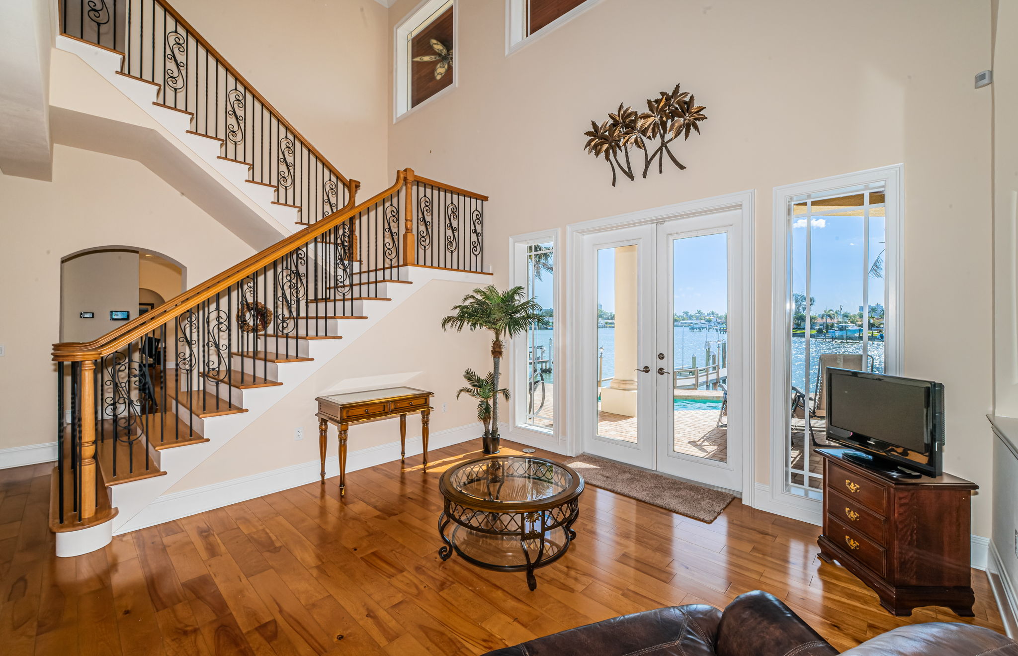 St Petersburg, Florida, 33707, United States, 5 Bedrooms Bedrooms, ,5 BathroomsBathrooms,Residential,For Sale,2006025