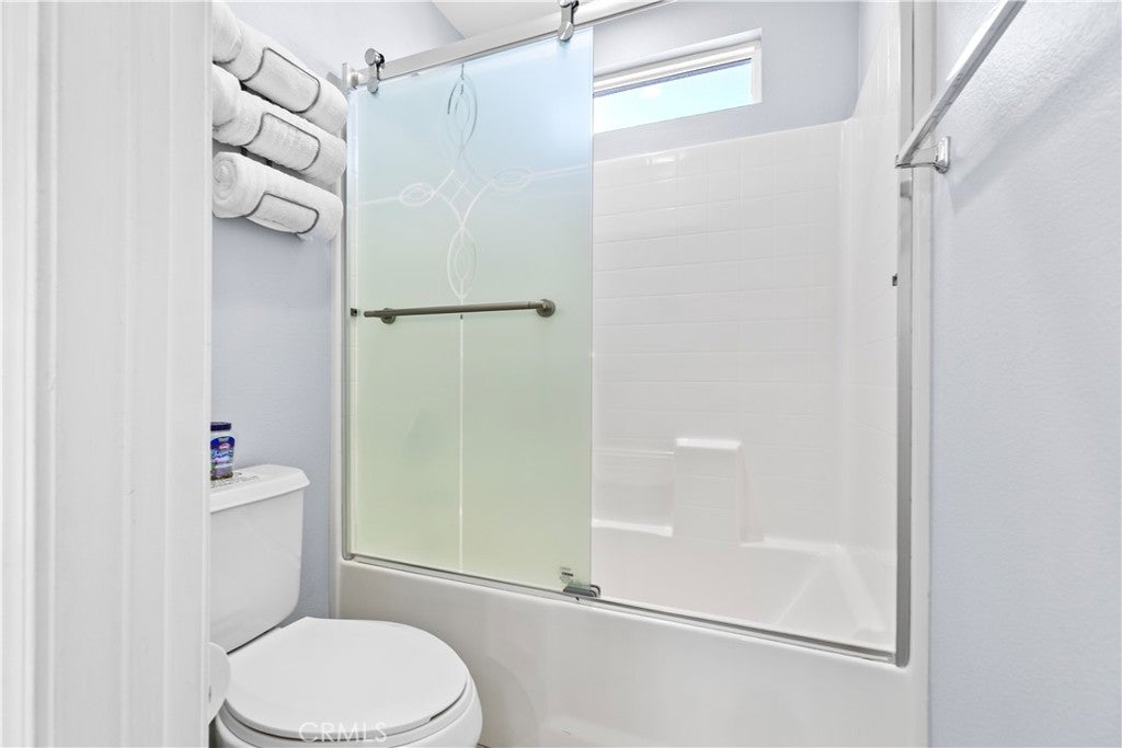 Indio, California, 92203, United States, 5 Bedrooms Bedrooms, ,3 BathroomsBathrooms,Residential,For Sale,1989302