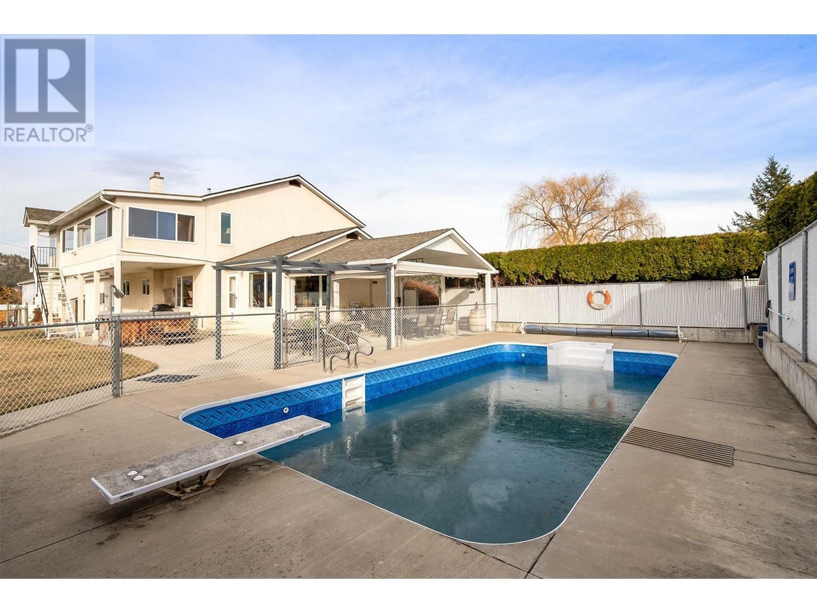 KELOWNA, British Columbia, V1V 2G6, CA, 5 Bedrooms Bedrooms, ,4 BathroomsBathrooms,Residential,For Sale,1838438