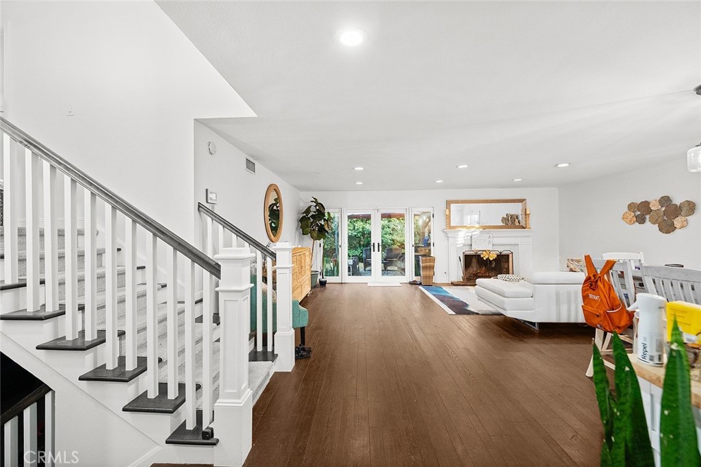 Long Beach, California, 90808, United States, 4 Bedrooms Bedrooms, ,2 BathroomsBathrooms,Residential,For Sale,1987796