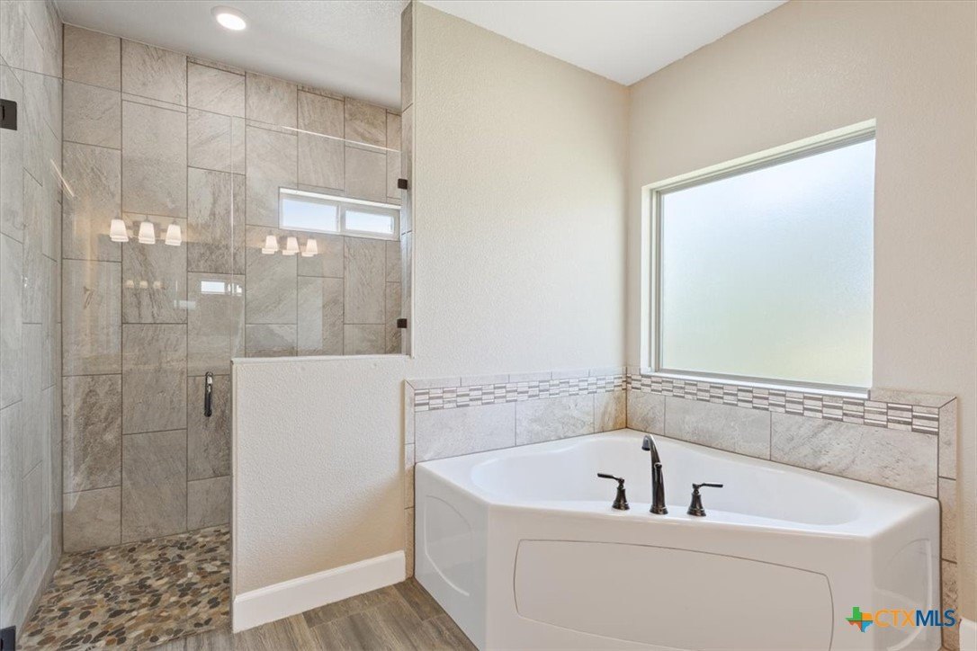 Salado, Texas, 76571, United States, 4 Bedrooms Bedrooms, ,3 BathroomsBathrooms,Residential,For Sale,1978571