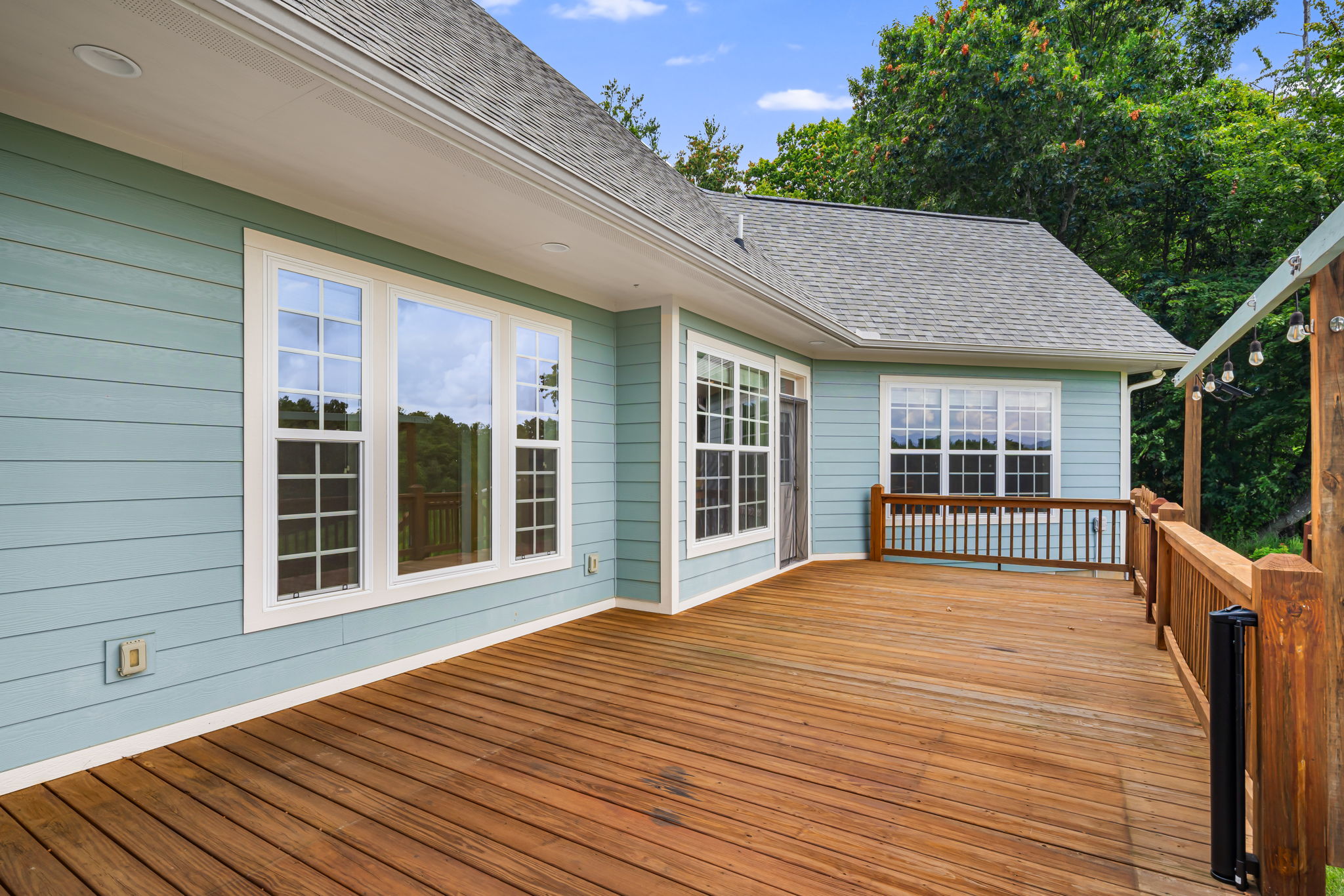 Mars Hill, North Carolina, 28754, United States, 3 Bedrooms Bedrooms, ,3 BathroomsBathrooms,Residential,For Sale,1923227