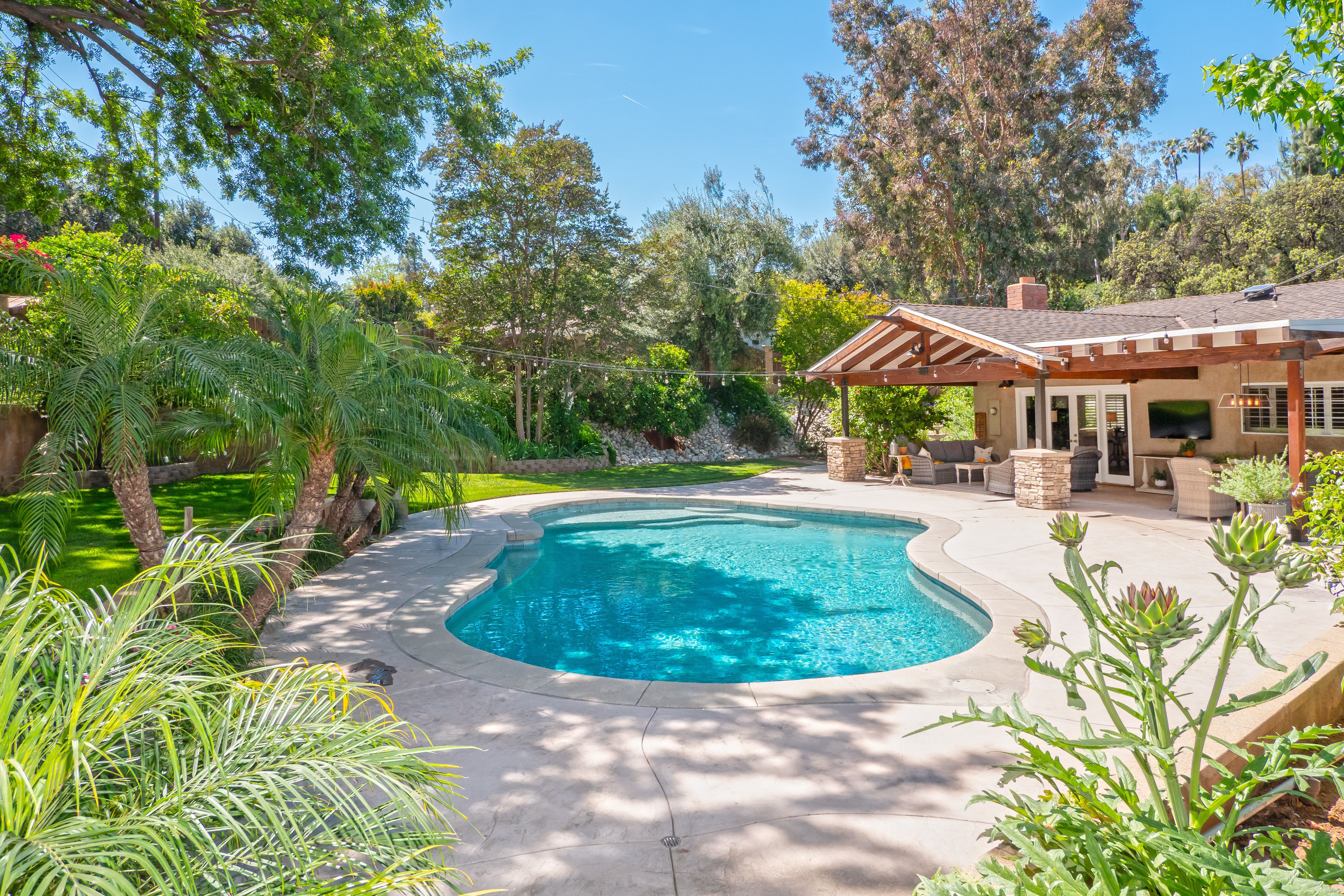  2372 Shadow Hill Drive, Riverside, CA 92506 - 物件實景