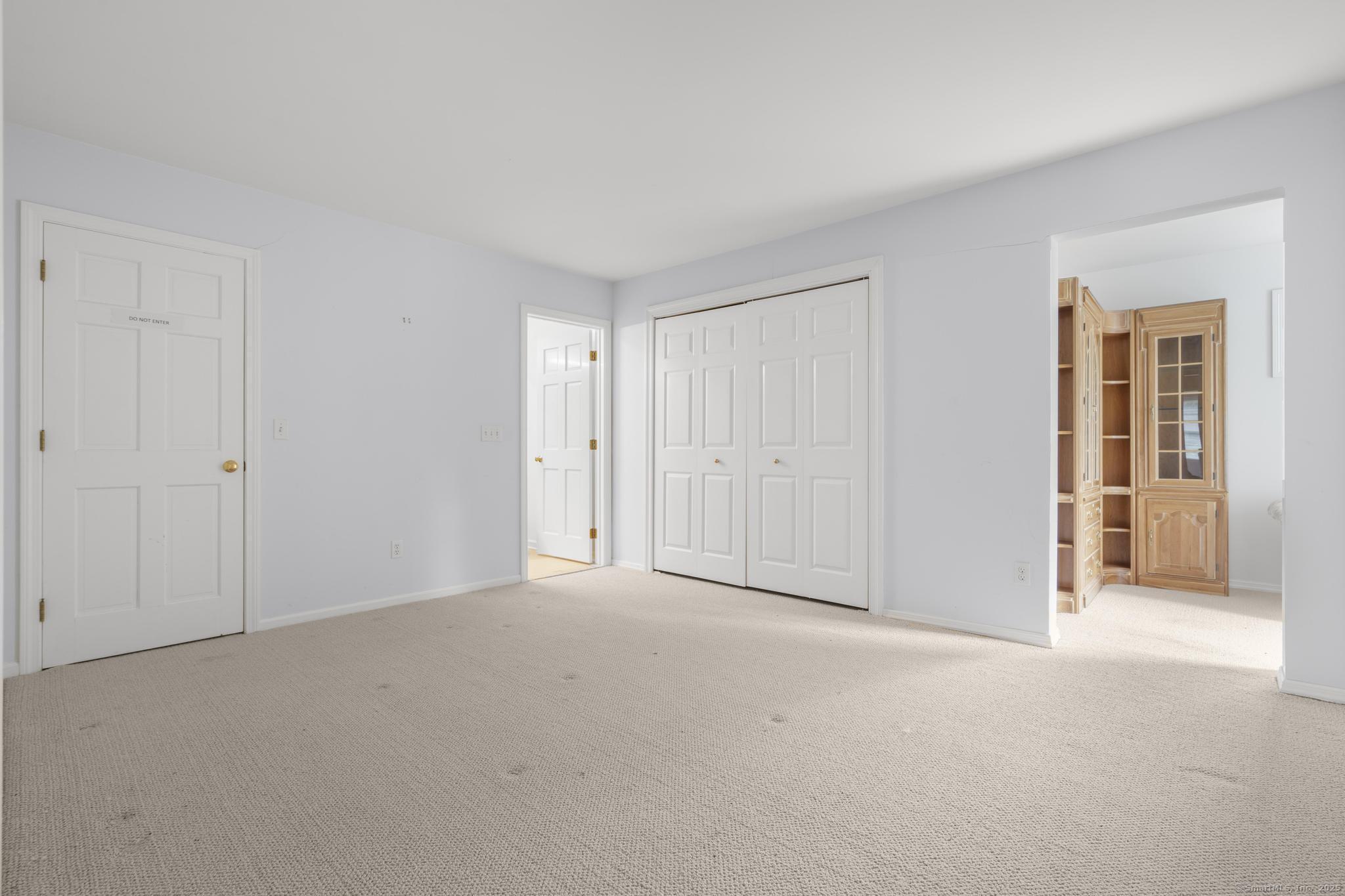 Orange, Connecticut, 06477, United States, 4 Bedrooms Bedrooms, ,8 BathroomsBathrooms,Residential,For Sale,1939481