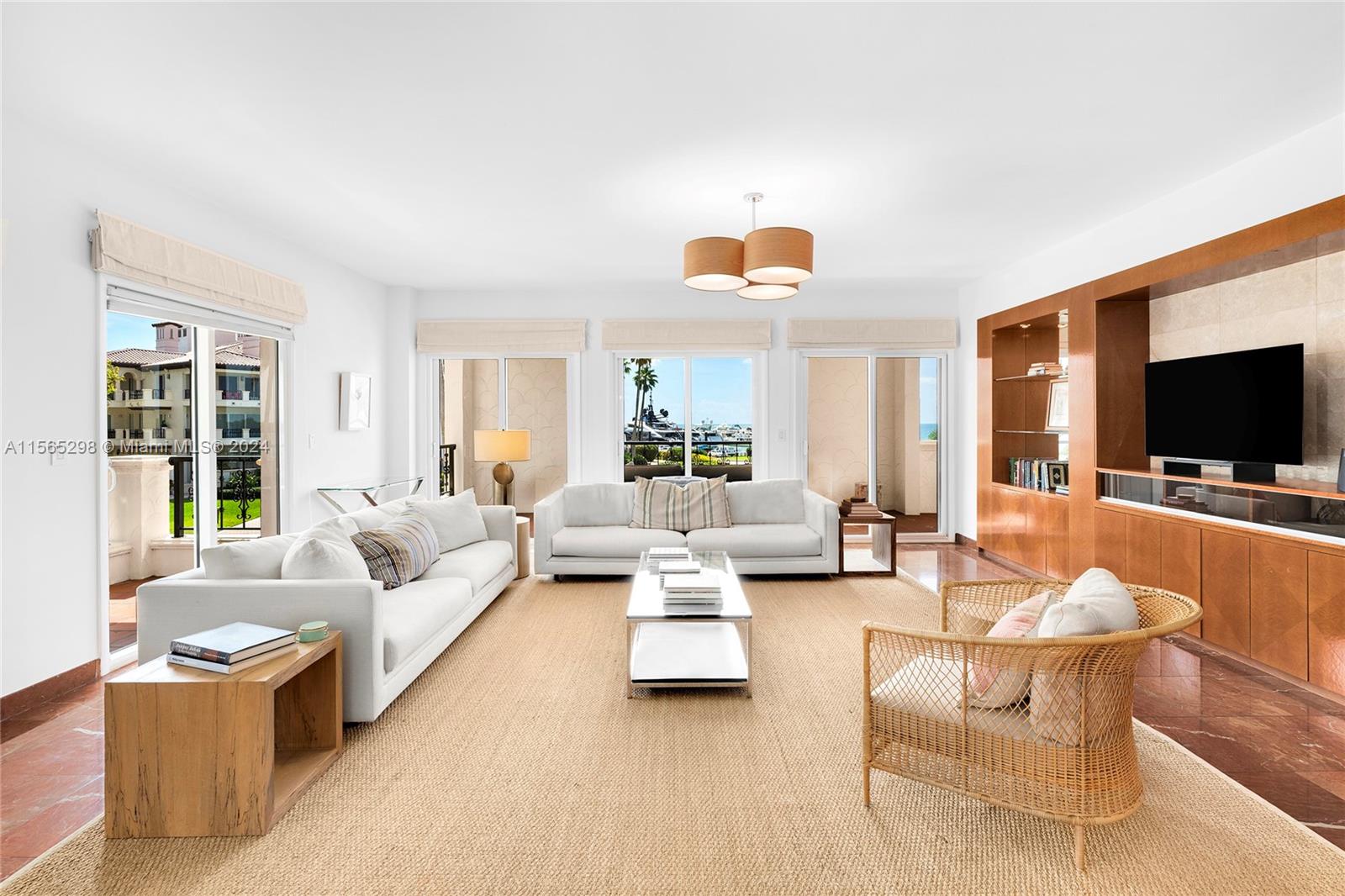 Miami Beach, Florida, 33109, United States, 3 Bedrooms Bedrooms, ,4 BathroomsBathrooms,Residential,For Sale,1926263