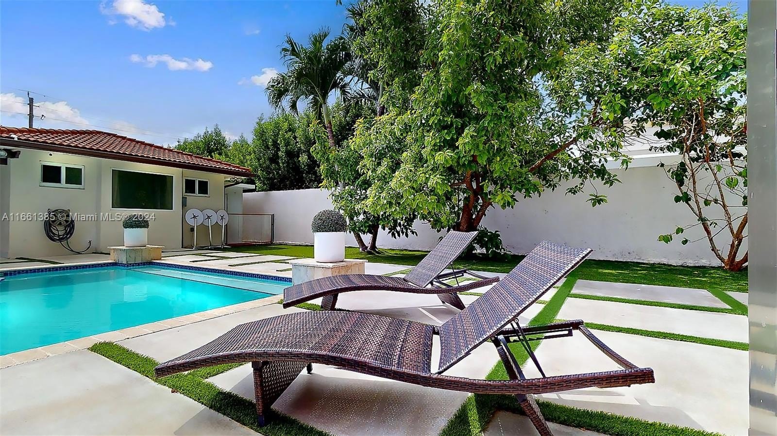 Miami, Florida, 33175, United States, 5 Bedrooms Bedrooms, ,4 BathroomsBathrooms,Residential,For Sale,1978992