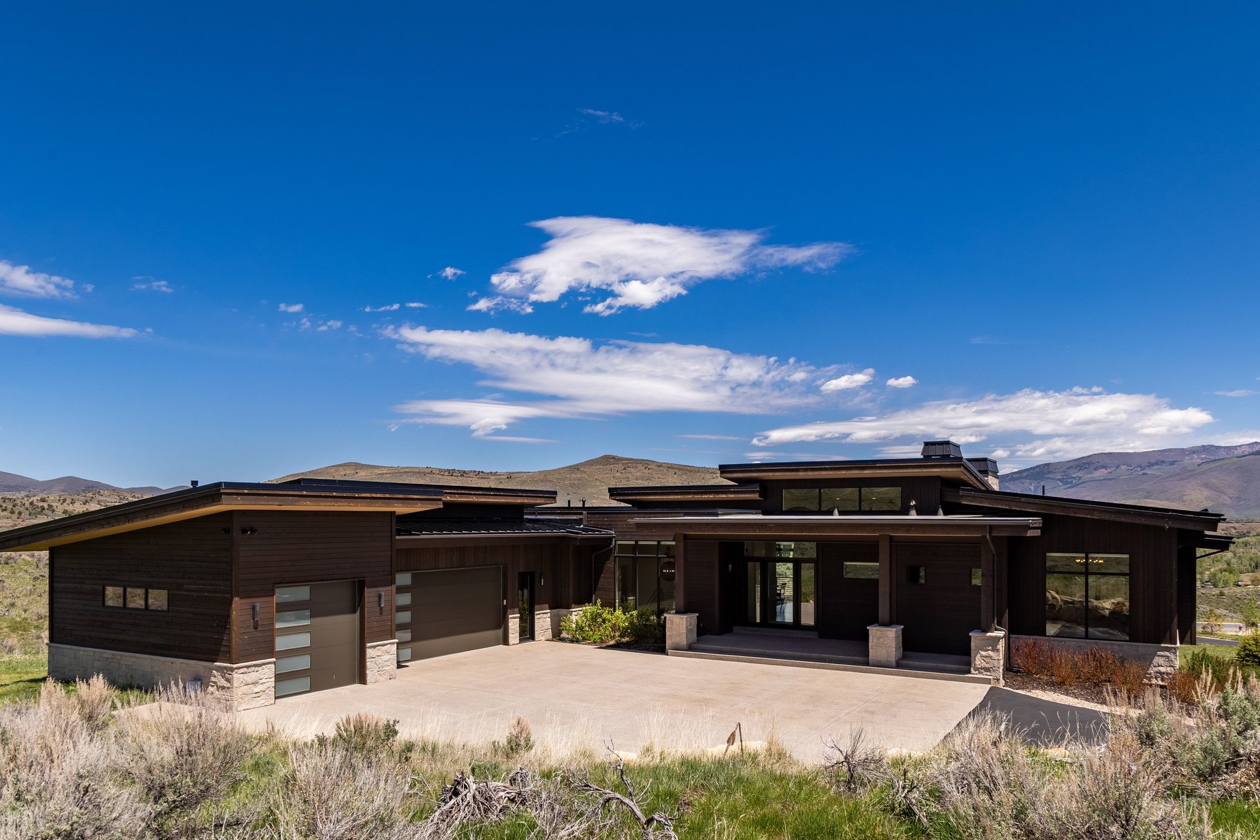  Beautiful Modern Custom Home with Rock Cliff Views at Victory Ranch - 物件實景