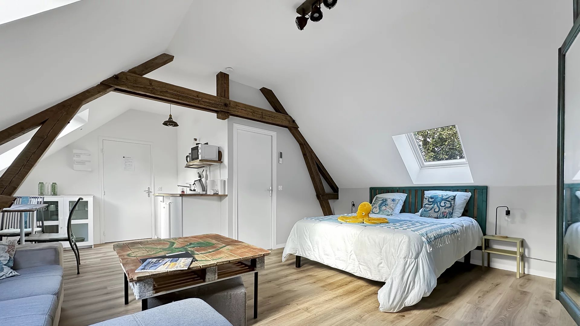 Lillebonne, Normandy, 76170, FR, 11 Bedrooms Bedrooms, ,3 BathroomsBathrooms,Residential,For Sale,1665758