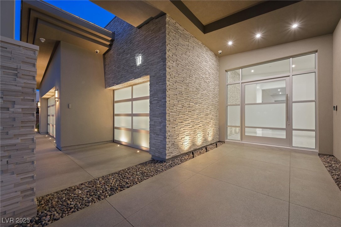 Las Vegas, Nevada, 89135, United States, 3 Bedrooms Bedrooms, ,4 BathroomsBathrooms,Residential,For Sale,1993363