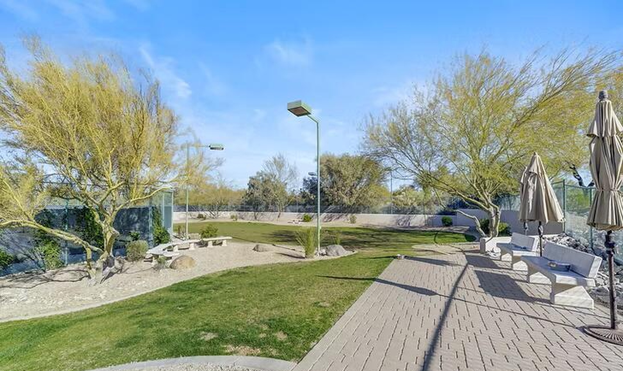  7696 E Moura Dr  Scottsdale, AZ - 物件實景