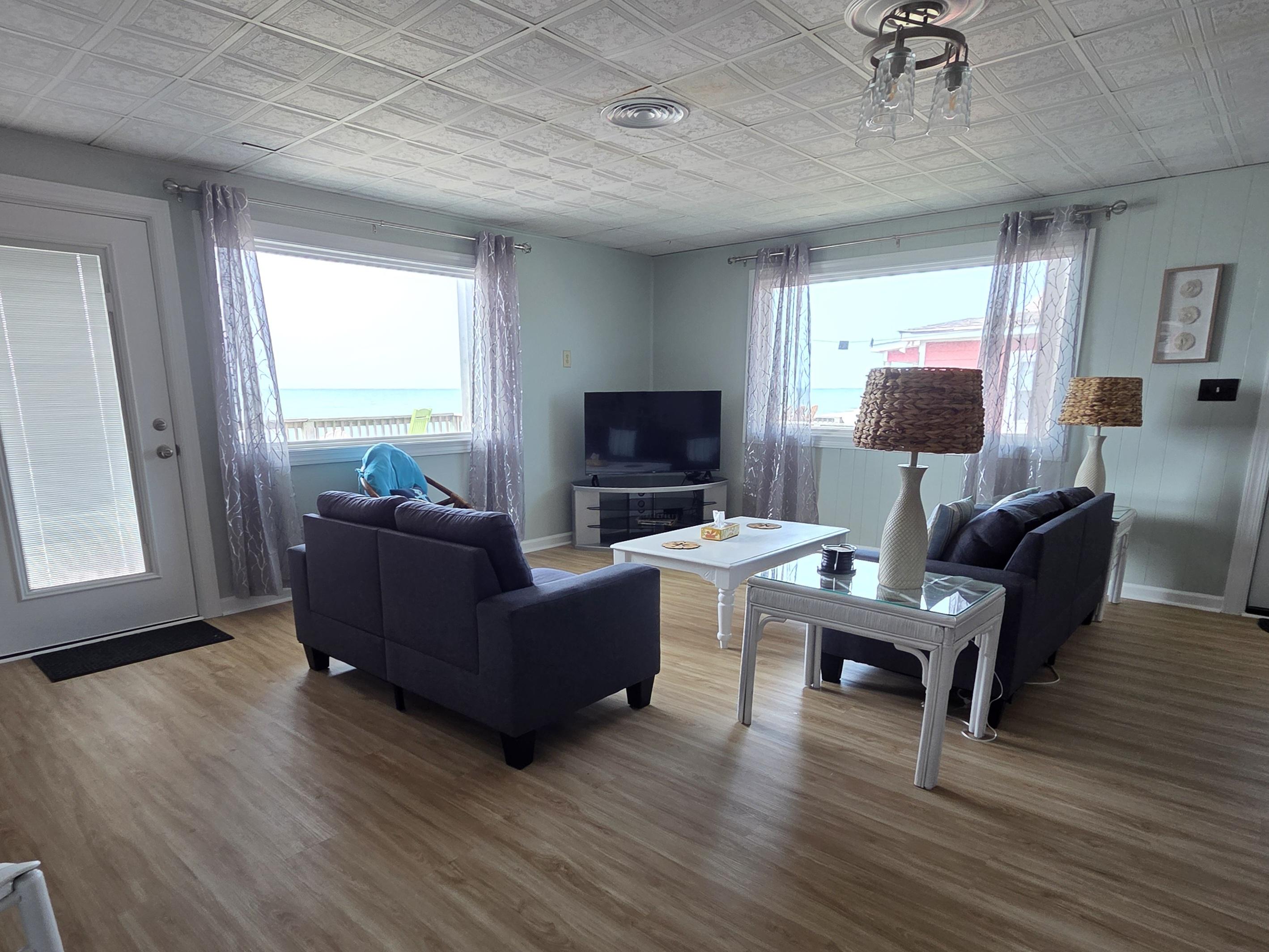 Emerald Isle, North Carolina, 28594, United States, 6 Bedrooms Bedrooms, ,4 BathroomsBathrooms,Residential,For Sale,1983472