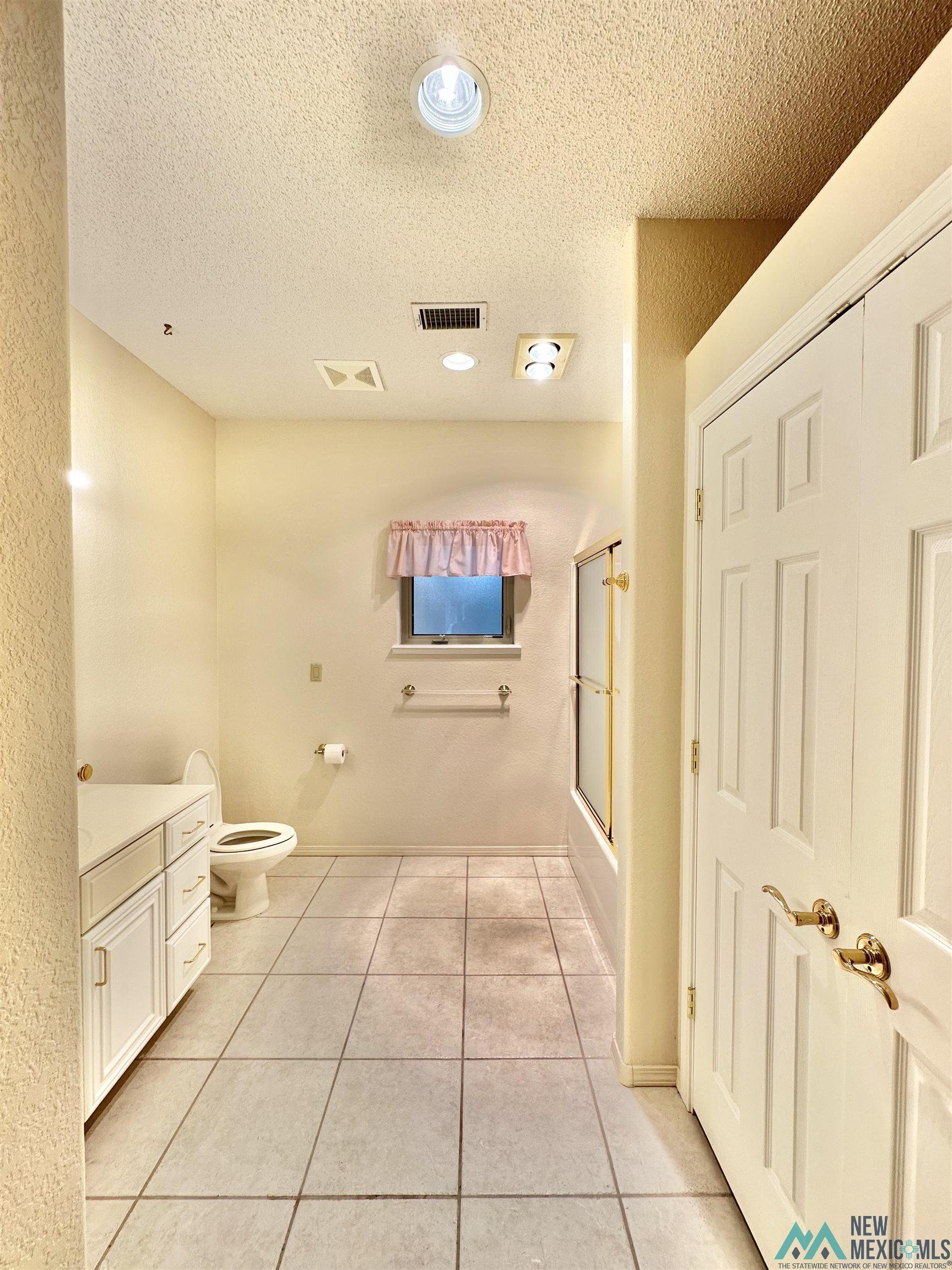 Roswell, New Mexico, 88201, United States, 4 Bedrooms Bedrooms, ,4 BathroomsBathrooms,Residential,For Sale,1921979