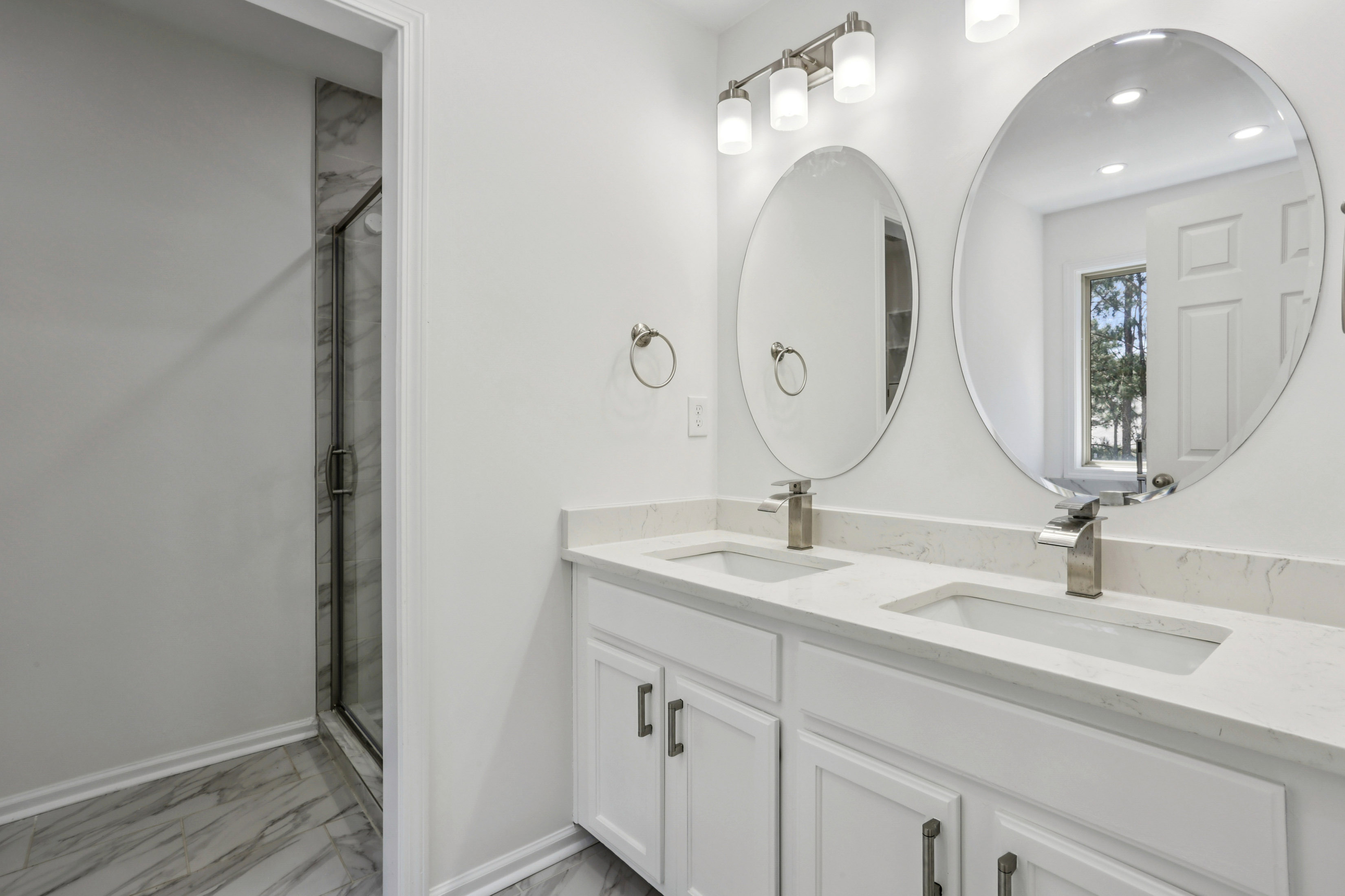  Spacious Three Level Townhome in the Desirable Thorncrest Community - 物件實景