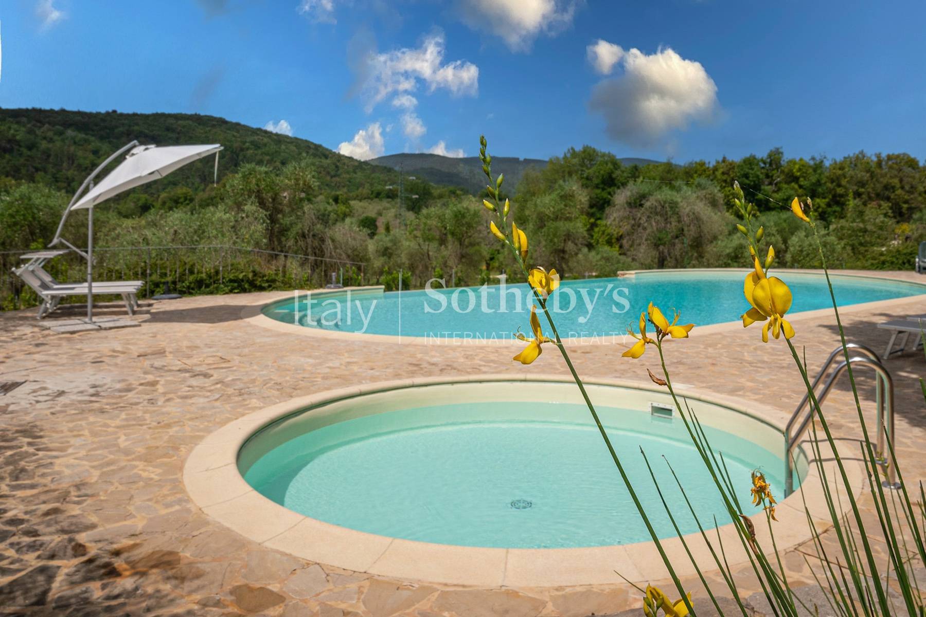  Stunning estate on top of a gentle hill - 物件實景