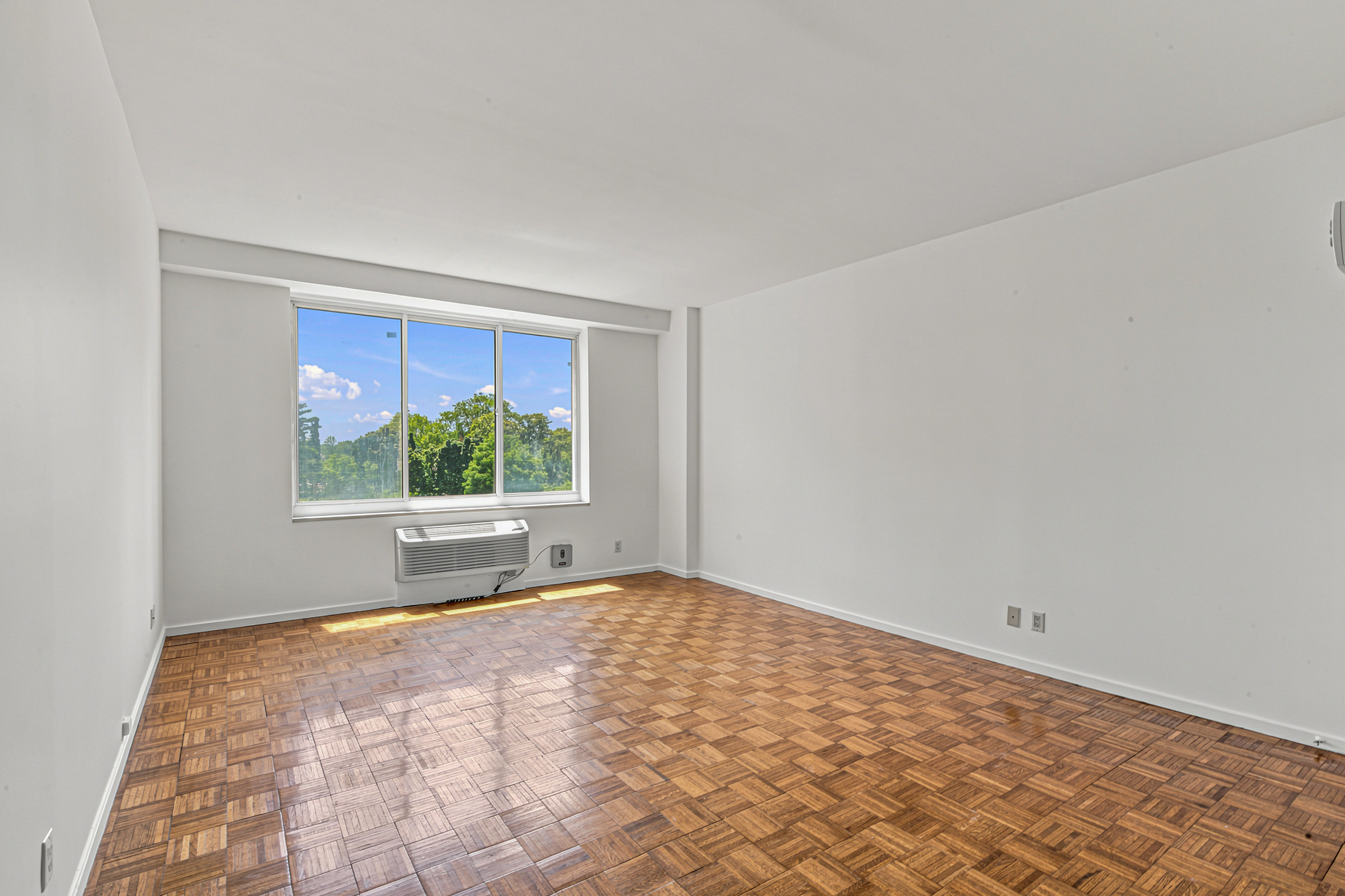 100 Hilton Avenue, Garden City, NY, 11530 - 物件實景