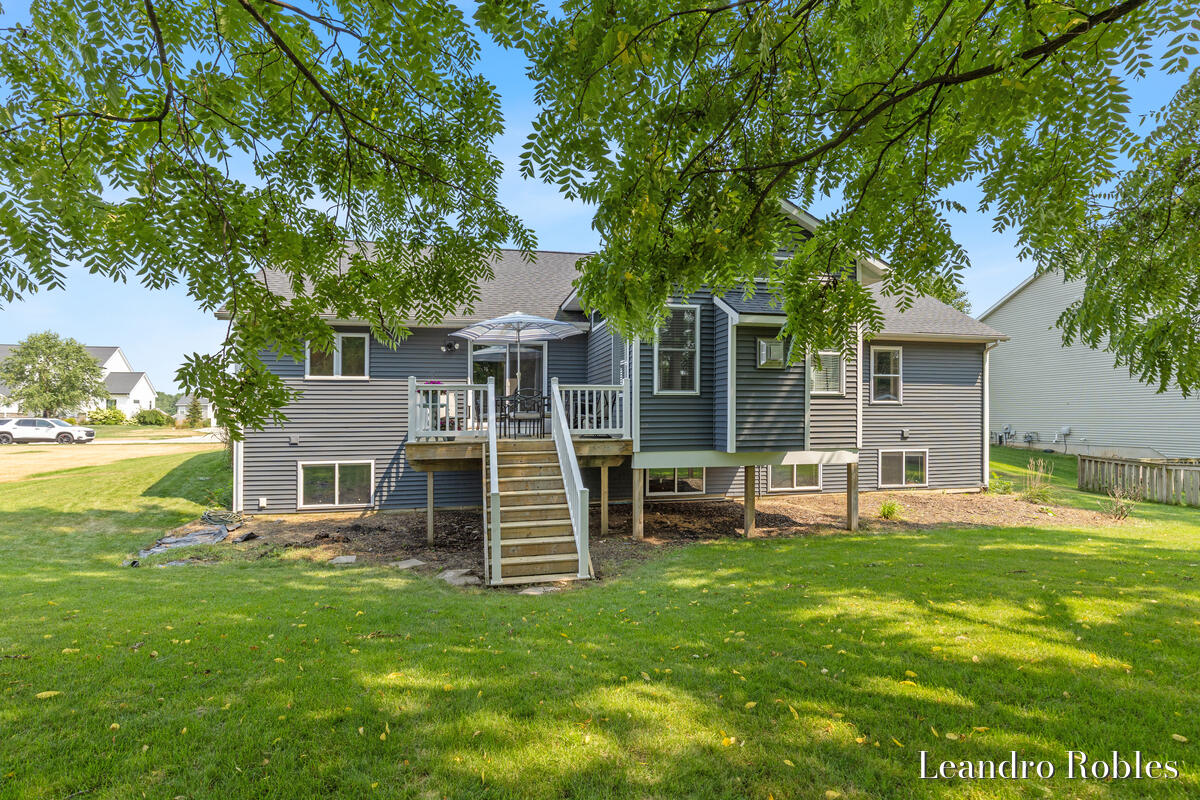 Alward Dr, Hudsonville, MI 49426 #1