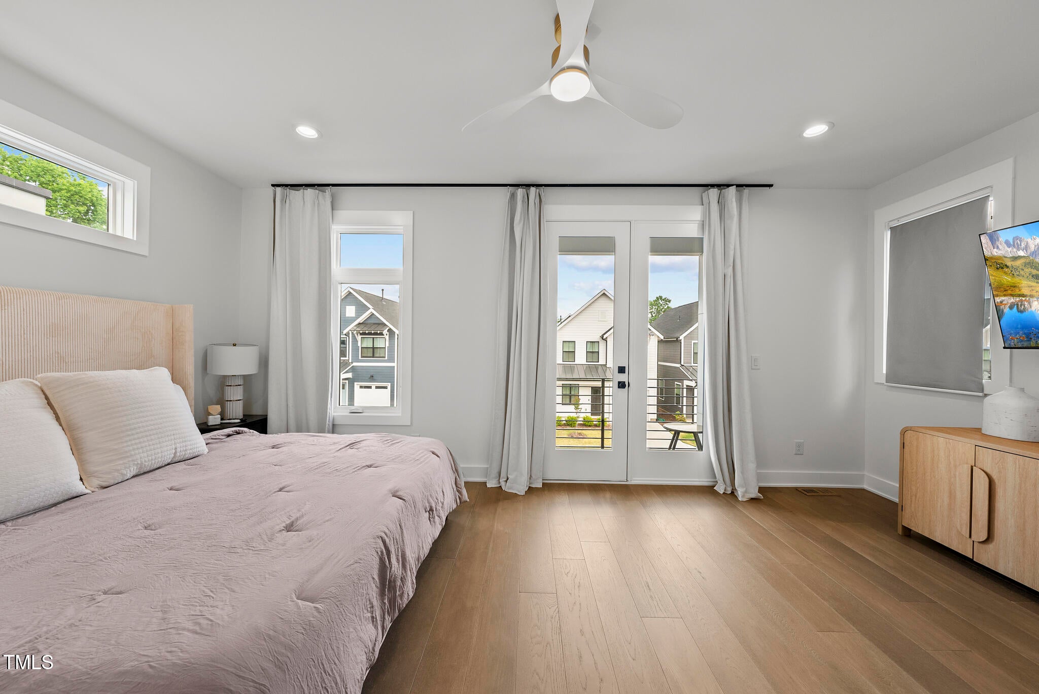 Raleigh, North Carolina, 27601, United States, 4 Bedrooms Bedrooms, ,4 BathroomsBathrooms,Residential,For Sale,1793176