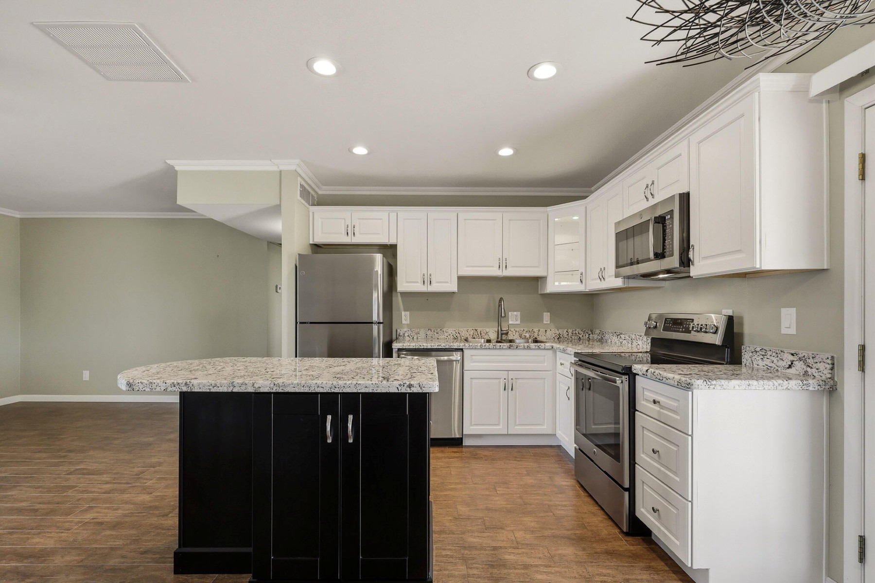  2310 E Betty Elyse Lane  Phoenix, AZ - 物件實景