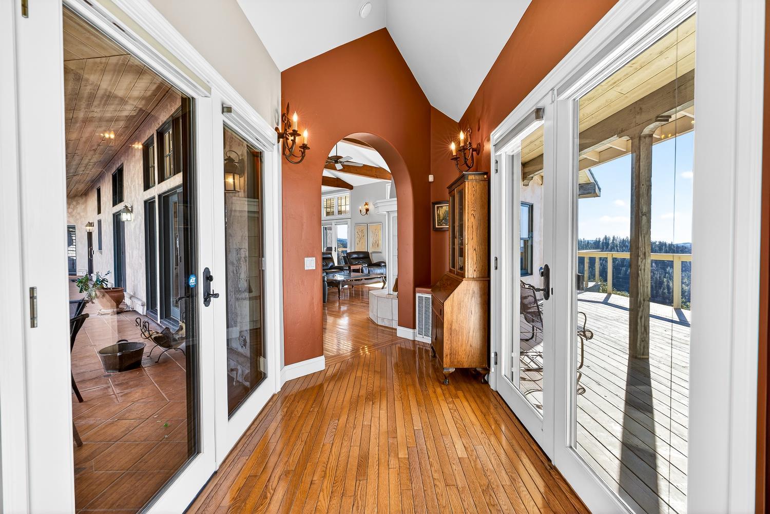 Grass Valley, California, 95949, United States, 3 Bedrooms Bedrooms, ,3 BathroomsBathrooms,Residential,For Sale,2048719