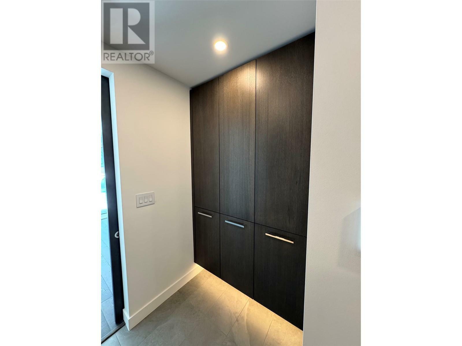 KELOWNA, British Columbia, V1W 3S9, CA, 2 Bedrooms Bedrooms, ,2 BathroomsBathrooms,Residential,For Sale,1882602