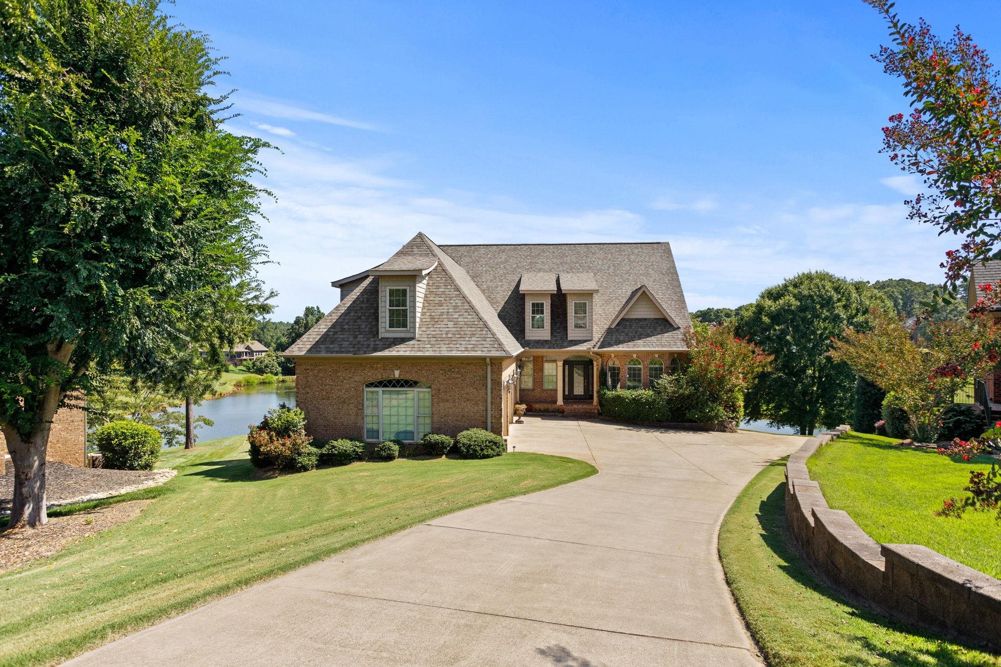Inman, South Carolina, 29349, United States, 3 Bedrooms Bedrooms, ,5 BathroomsBathrooms,Residential,For Sale,1930176