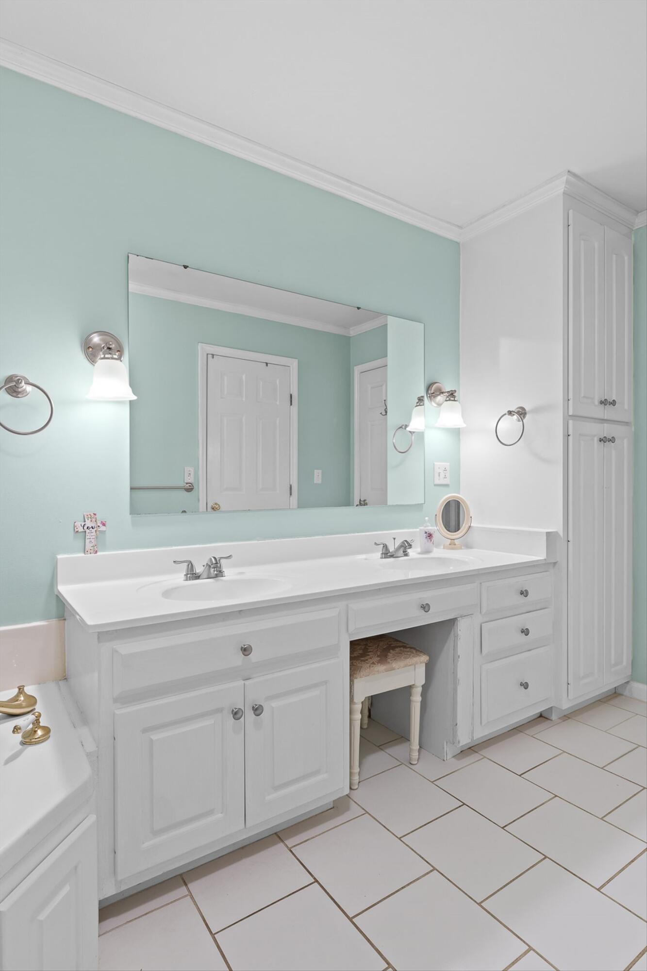 Bryant, Alabama, 35958, United States, 6 Bedrooms Bedrooms, ,3 BathroomsBathrooms,Residential,For Sale,1983058