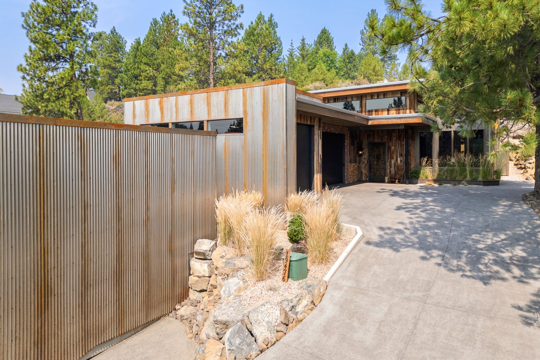  19476 SW Century Drive ##1 & #2 Bend, OR 97702 - 物件實景