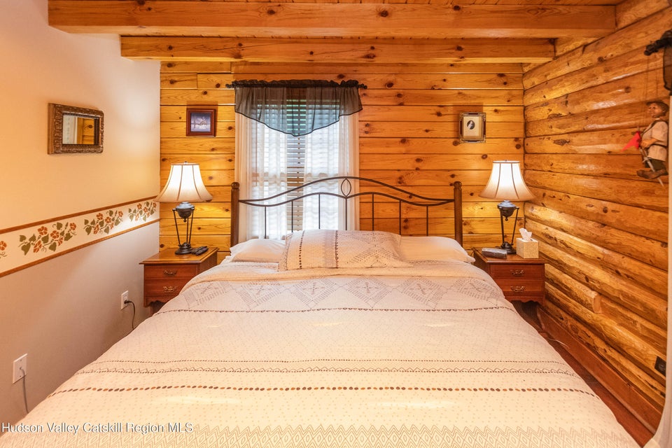 New Paltz, New York, 12561, United States, 3 Bedrooms Bedrooms, ,3 BathroomsBathrooms,Residential,For Sale,1873617