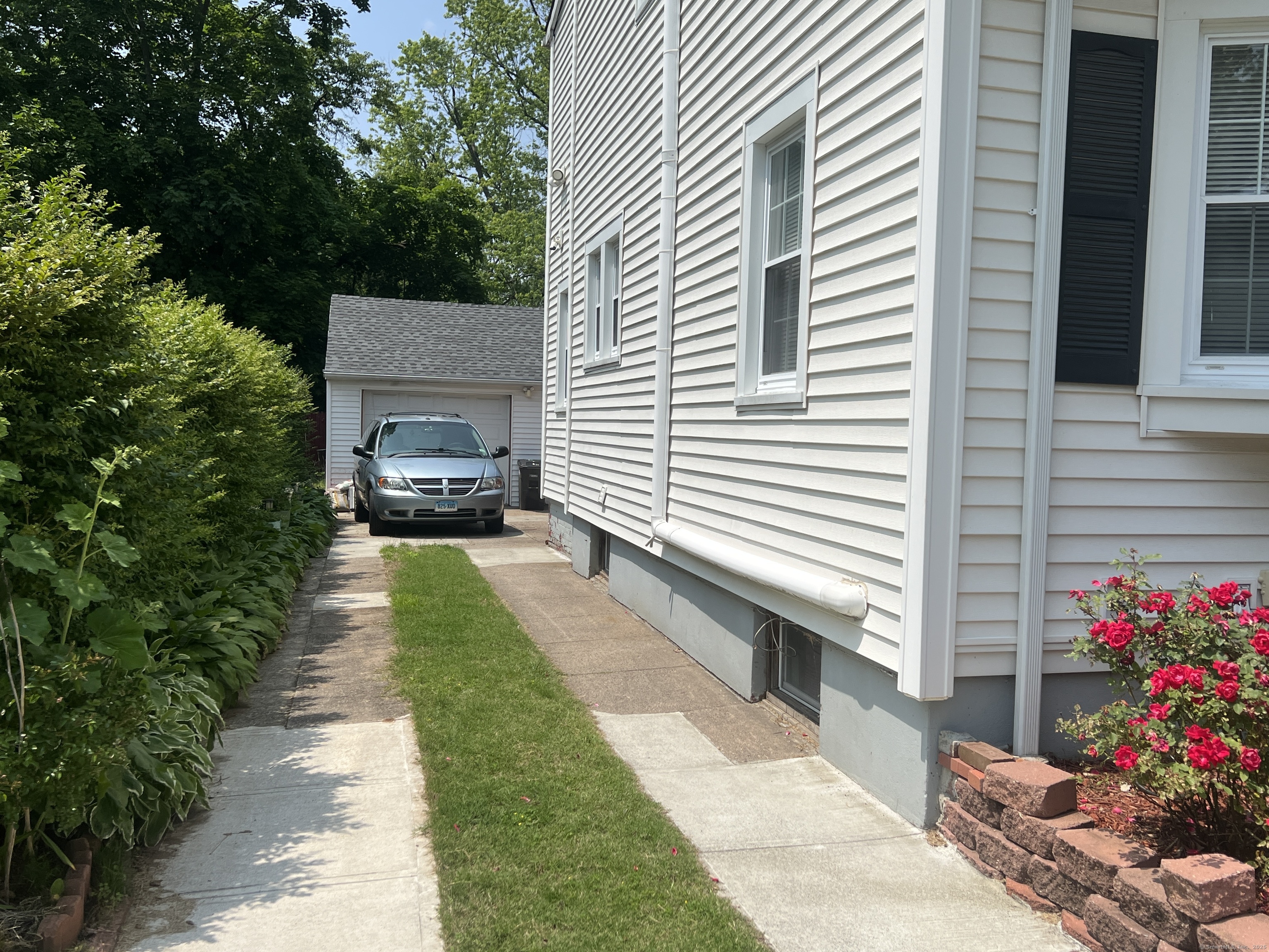New Haven, Connecticut, 06511, United States, 5 Bedrooms Bedrooms, ,3 BathroomsBathrooms,Residential,For Sale,1826749