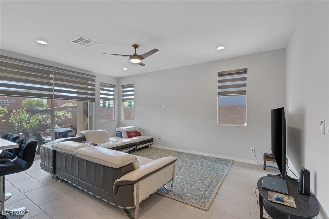 Las Vegas, Nevada, 89148, United States, 3 Bedrooms Bedrooms, ,2 BathroomsBathrooms,Residential,For Sale,1921692