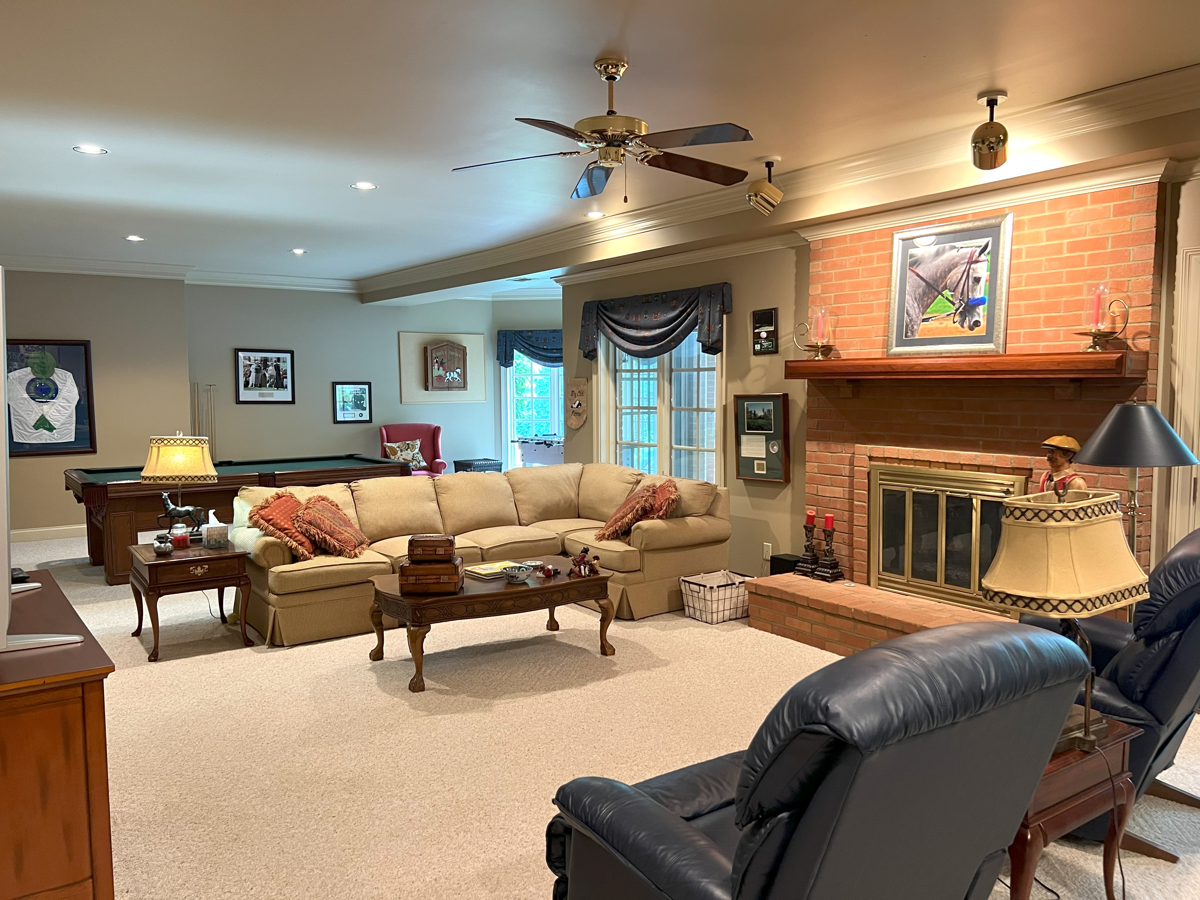 Frankfort, Kentucky, 40601, United States, 5 Bedrooms Bedrooms, ,4 BathroomsBathrooms,Residential,For Sale,1983551