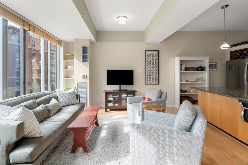 Boston, Massachusetts, 02118, United States, 1 Bedroom Bedrooms, ,1 BathroomBathrooms,Residential,For Sale,1950735