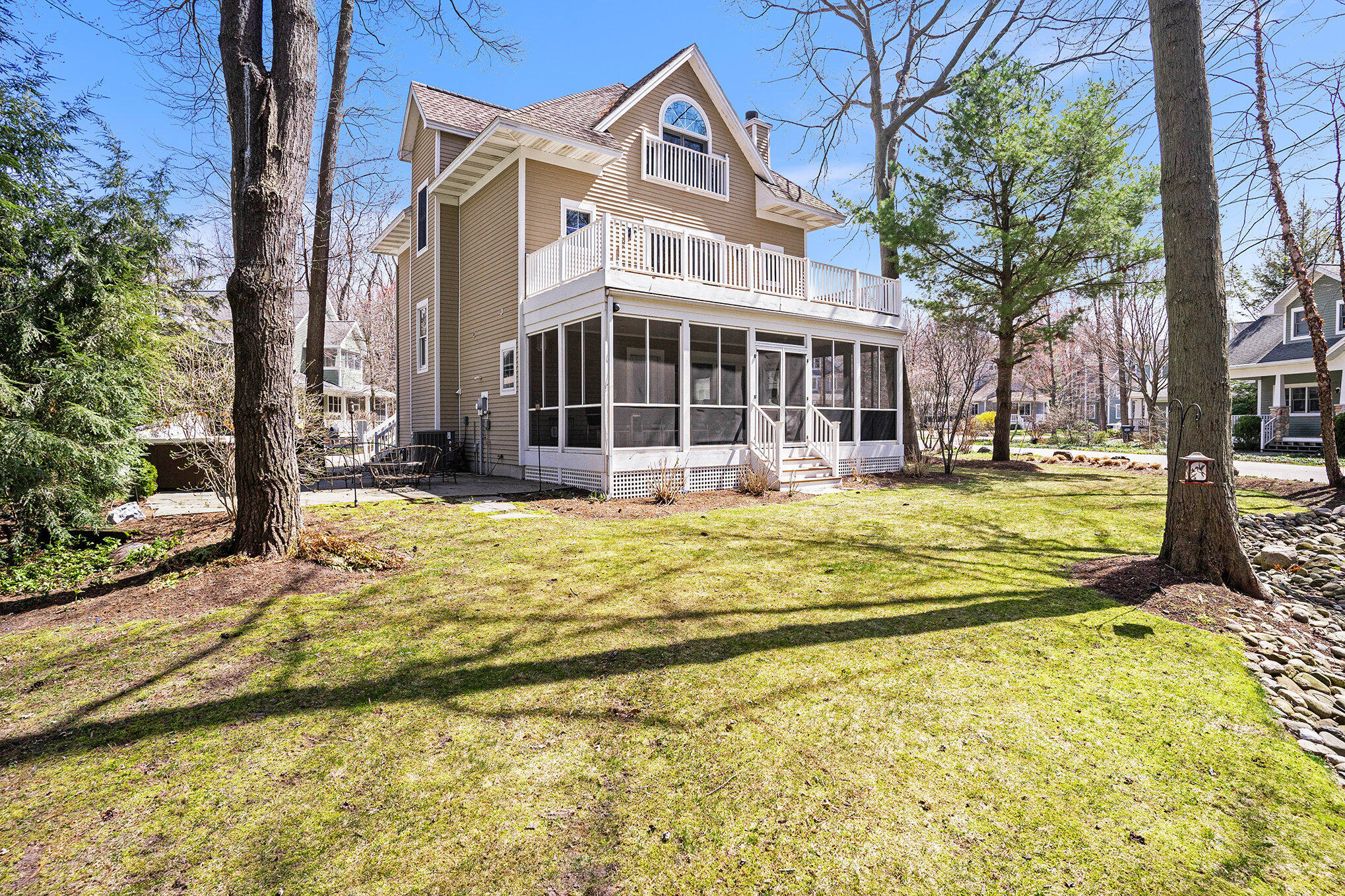 South Haven, Michigan, 49090, United States, 4 Bedrooms Bedrooms, ,4 BathroomsBathrooms,Residential,For Sale,1945011