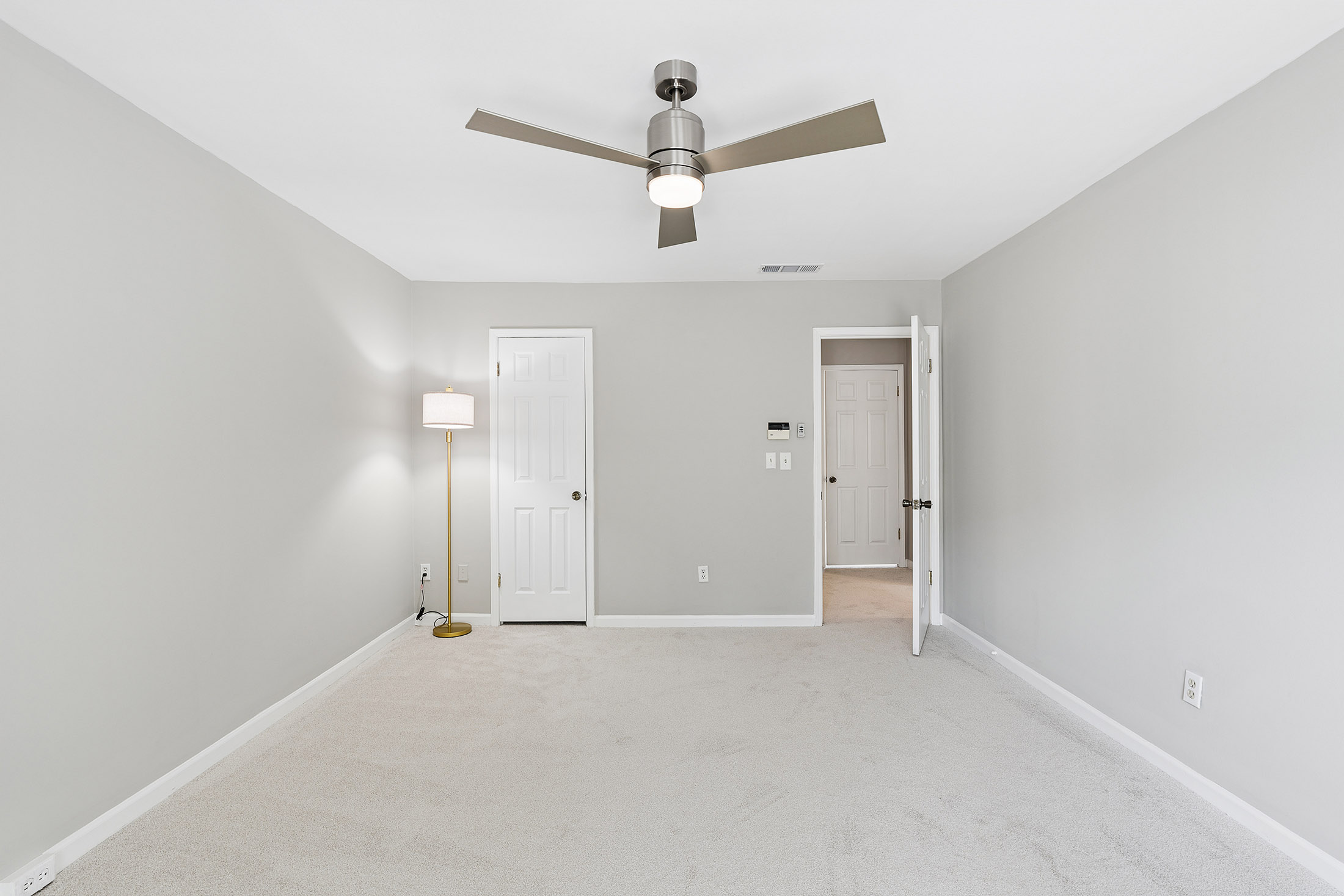  Beautifully Updated Fee Simple Townhome in an Exceptional Brookhaven Location - 物件實景