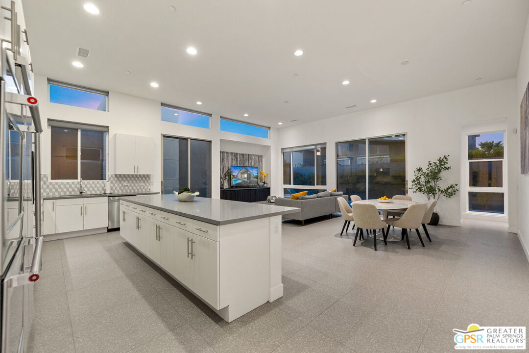 Palm Springs, California, 92262, United States, 3 Bedrooms Bedrooms, ,3 BathroomsBathrooms,Residential,For Sale,1927236
