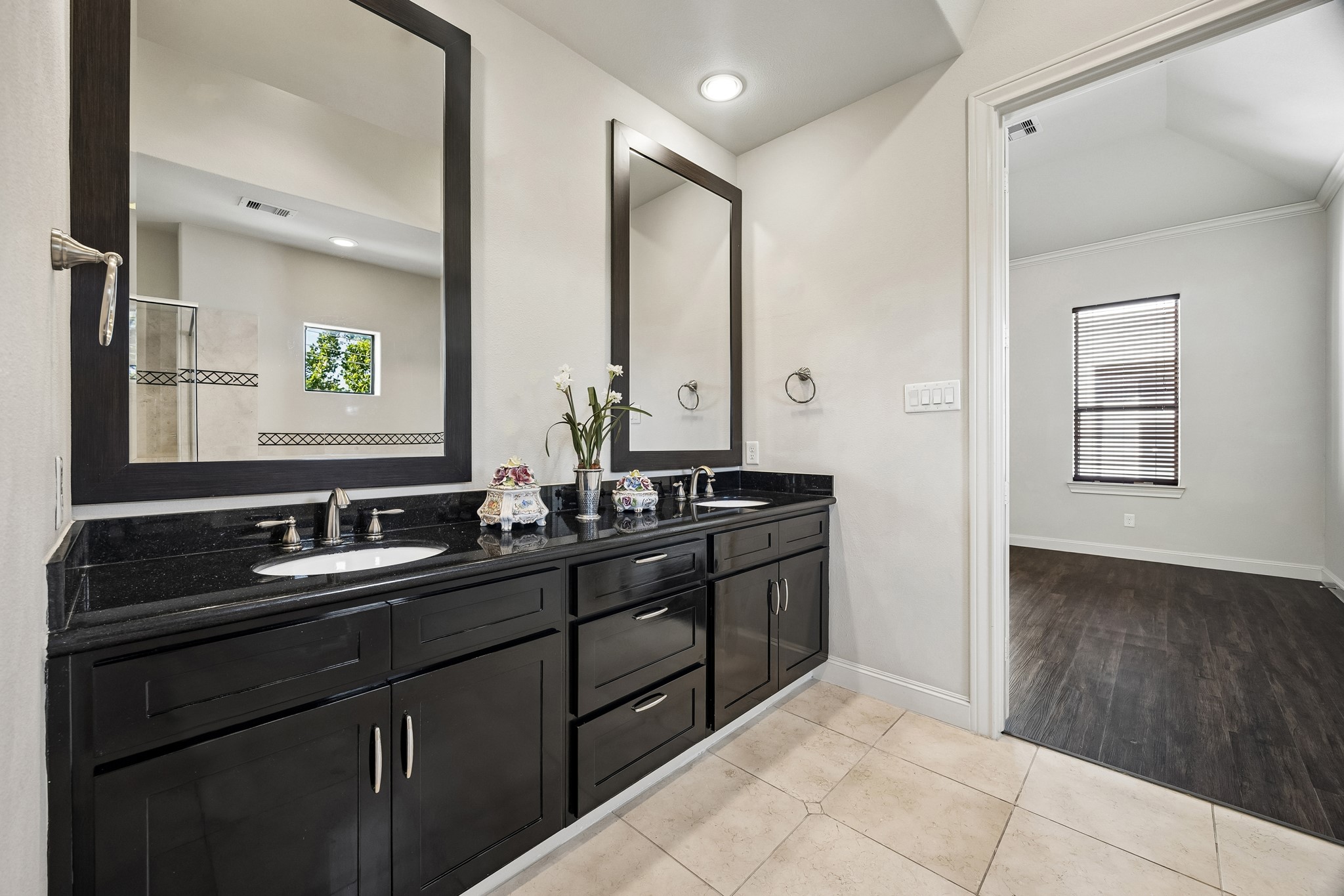  5718 Kansas Street D - 物件實景