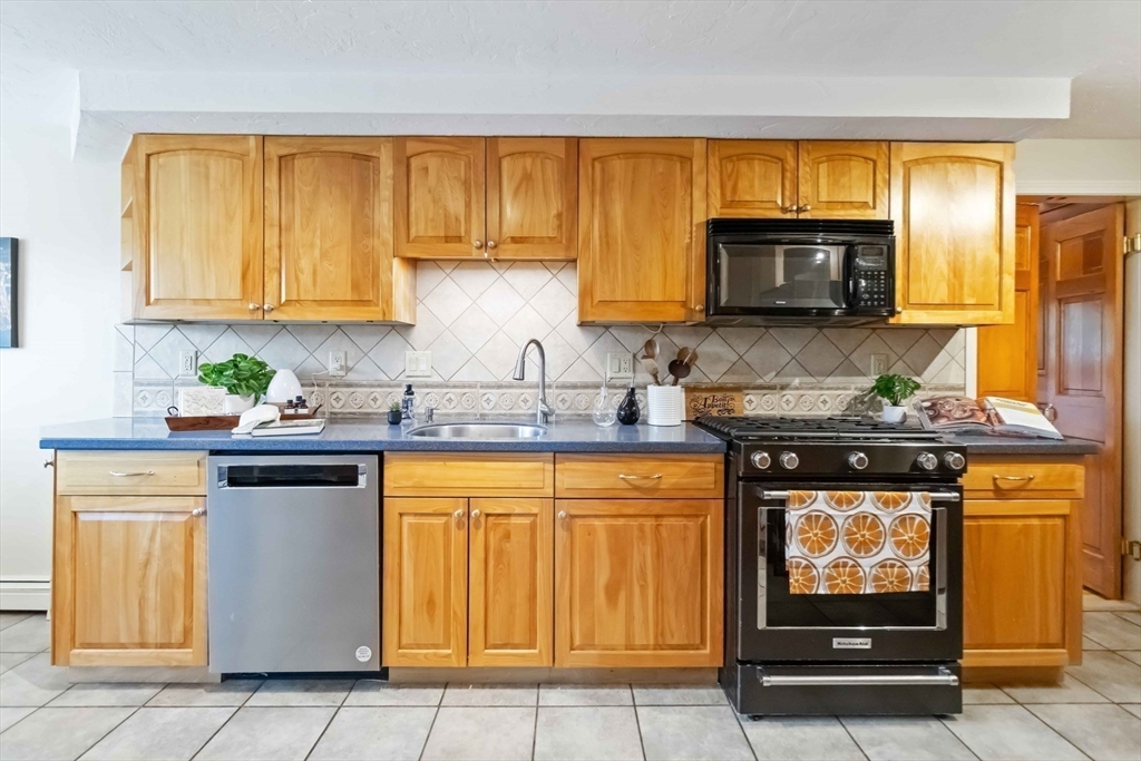 Natick, Massachusetts, 01760, United States, 4 Bedrooms Bedrooms, ,4 BathroomsBathrooms,Residential,For Sale,1950853