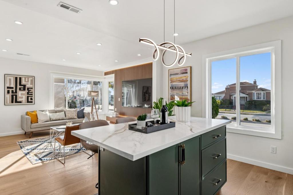 San Francisco, California, 94132, United States, 4 Bedrooms Bedrooms, ,4 BathroomsBathrooms,Residential,For Sale,2008960