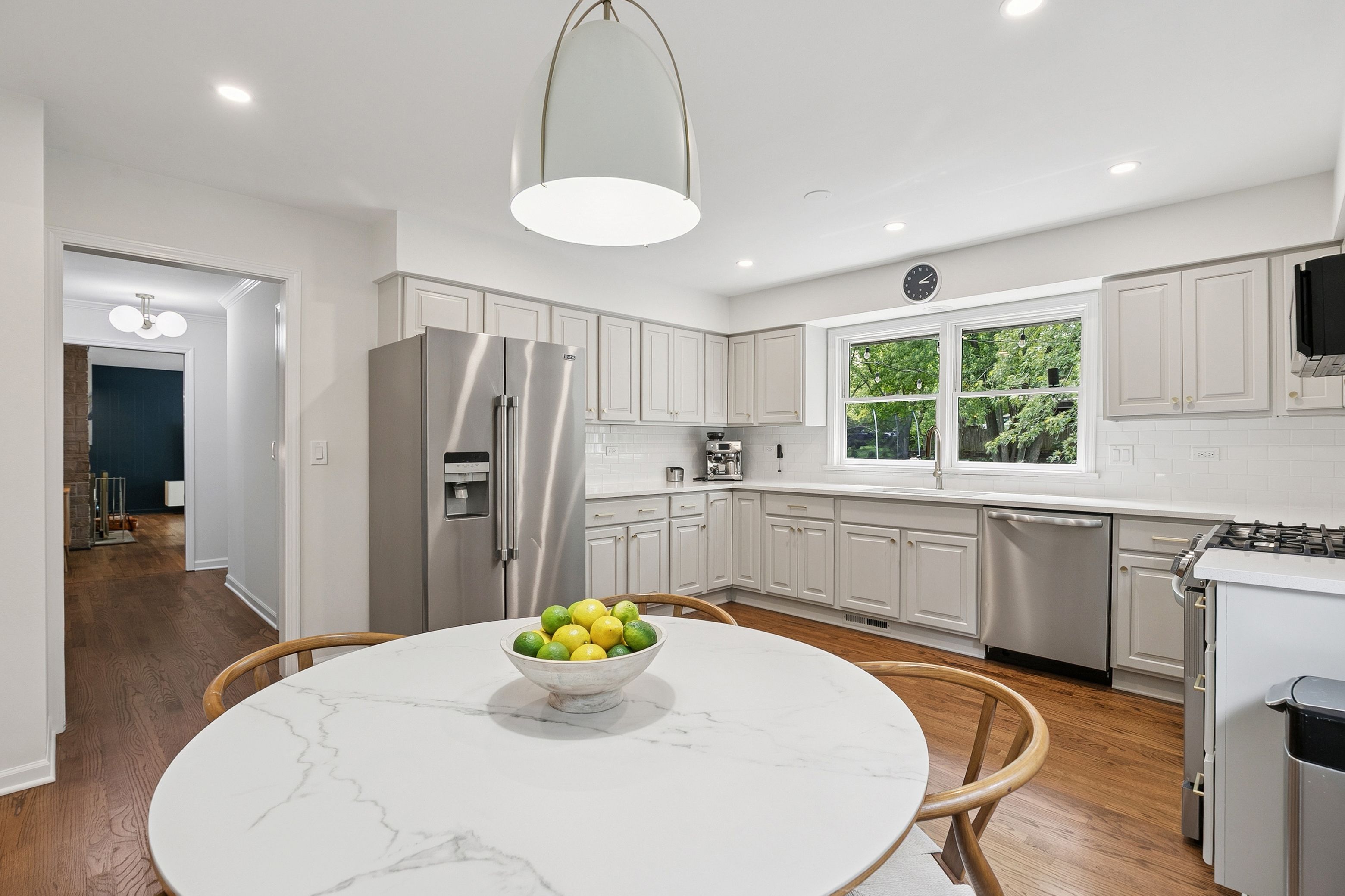  Timeless Charm with Extensive Modern Upgrades and an Unbeatable Lifestyle - 物件實景