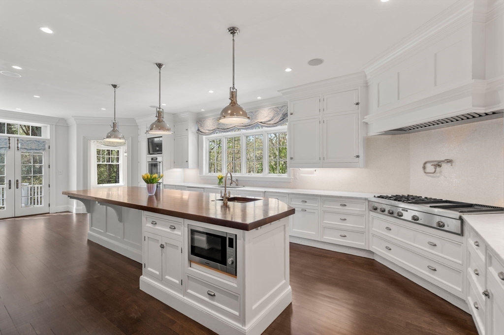 Wellesley, Massachusetts, 02482, United States, 6 Bedrooms Bedrooms, ,10 BathroomsBathrooms,Residential,For Sale,1794537