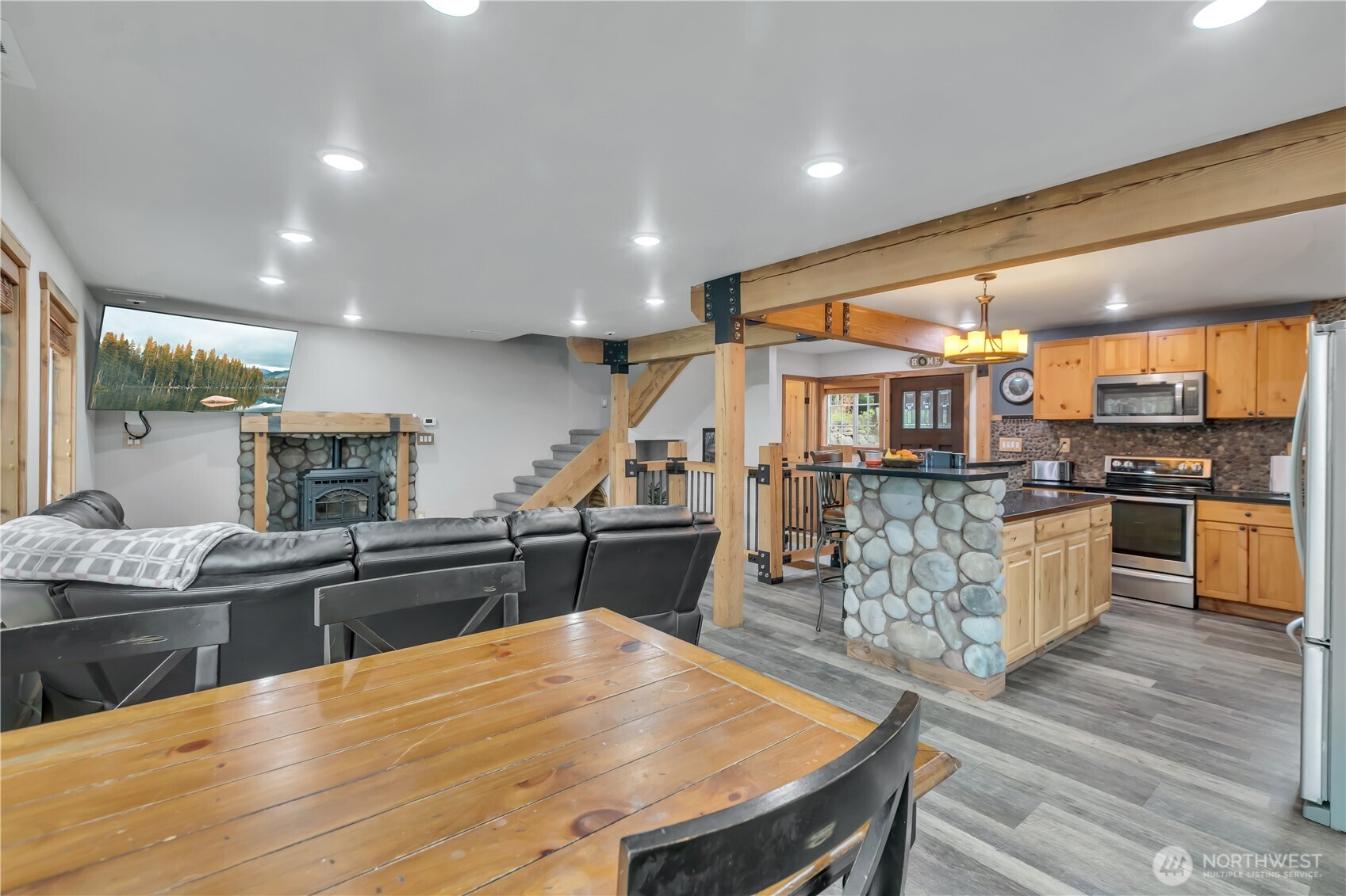 Ravensdale, Washington, 98051, United States, 3 Bedrooms Bedrooms, ,1 BathroomBathrooms,Residential,For Sale,2000526