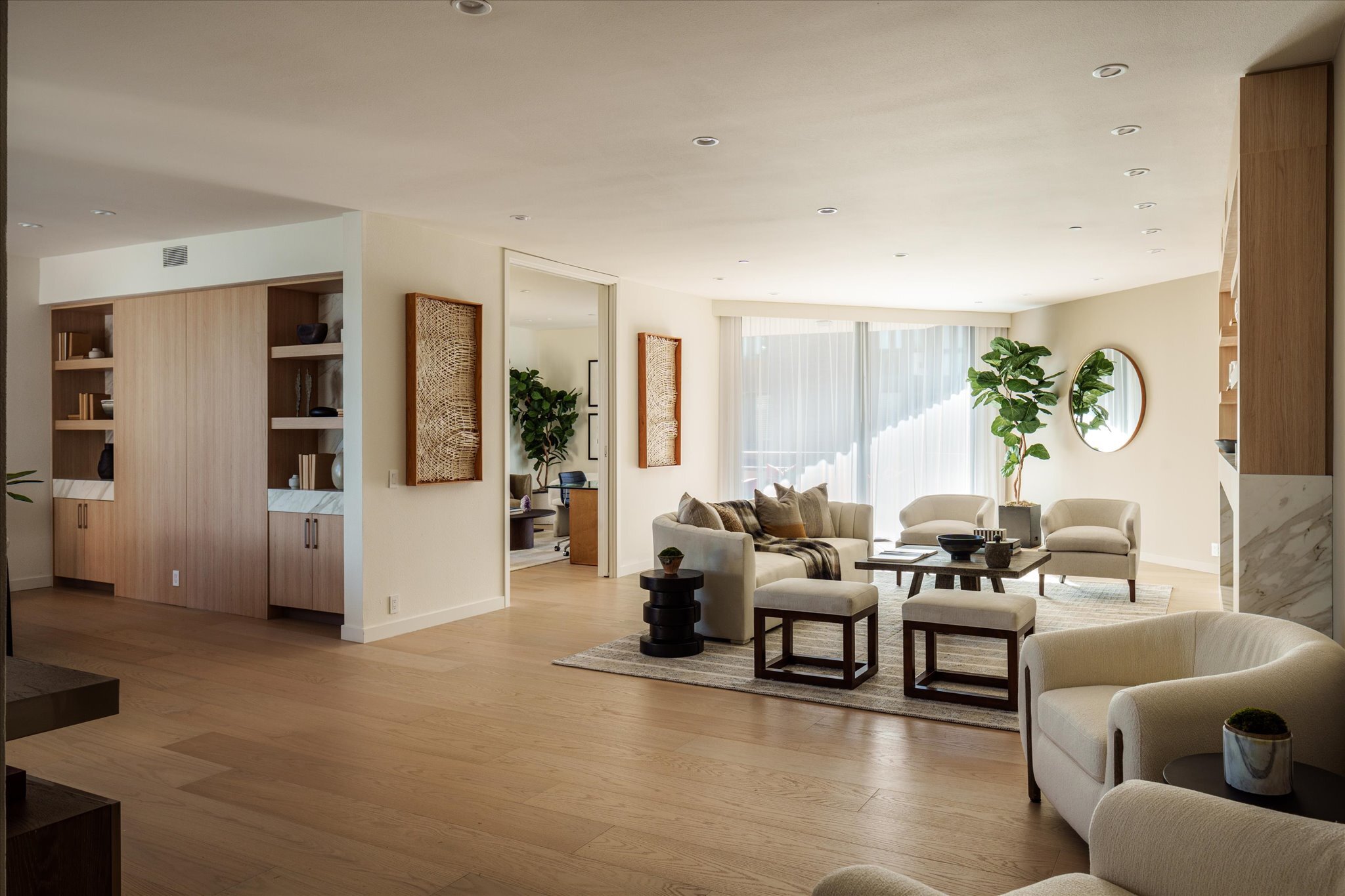  300 N Swall Dr - 物件實景
