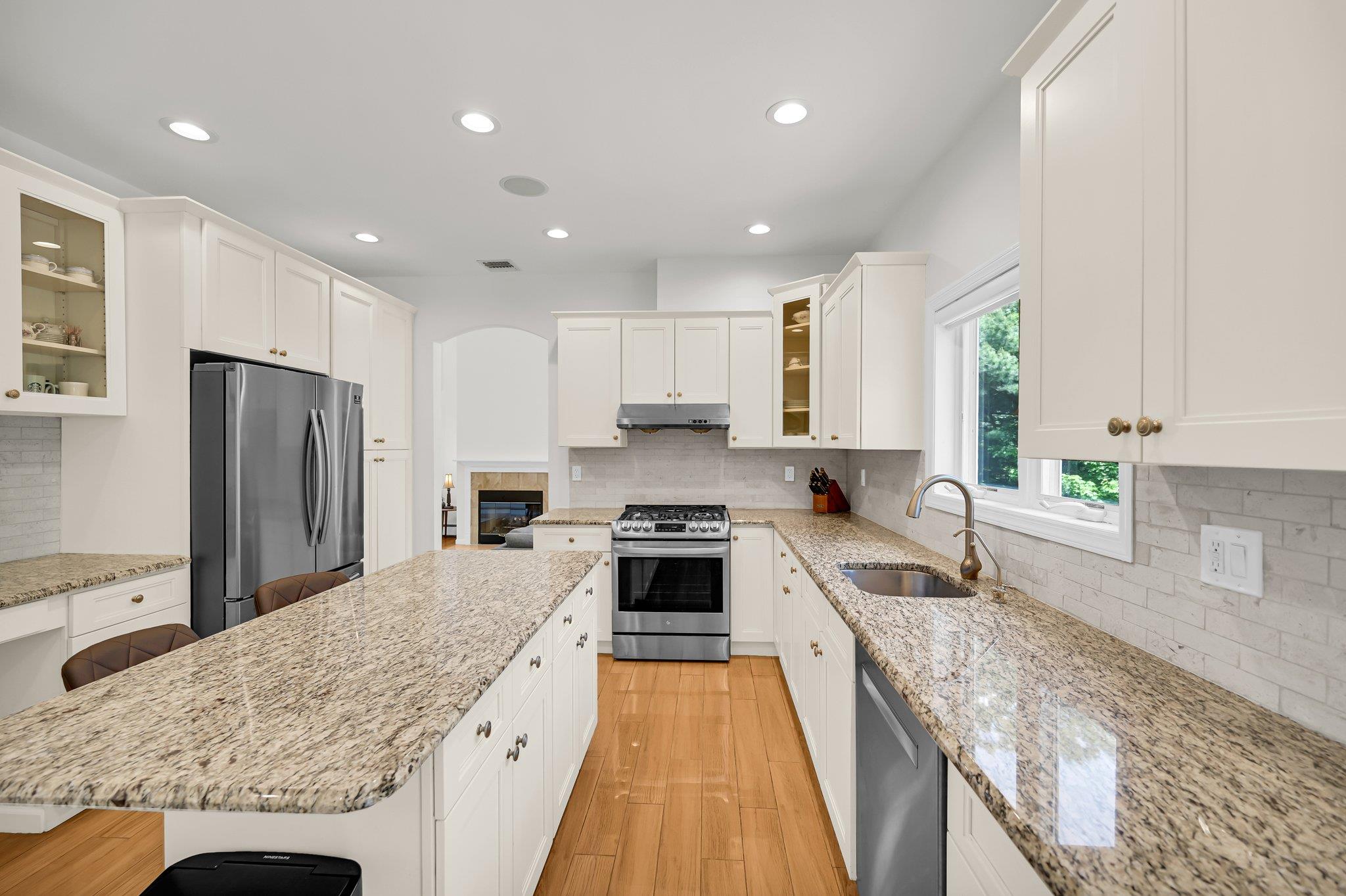 New City, New York, 10956, United States, 6 Bedrooms Bedrooms, ,4 BathroomsBathrooms,Residential,For Sale,1830143