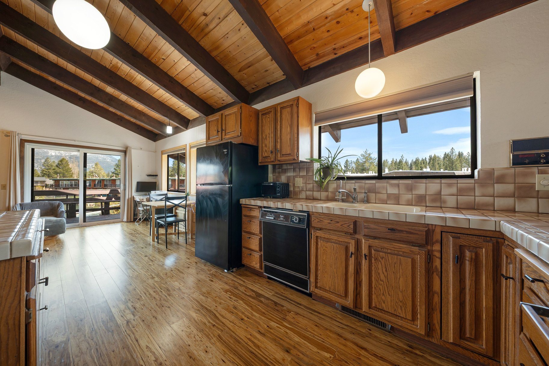  Tahoe Keys Charmer with Stunning Views - 物件實景