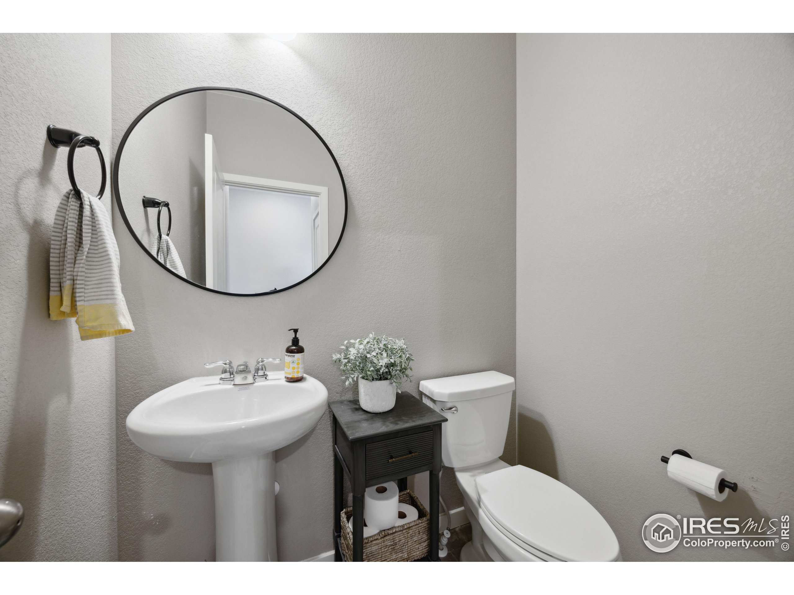 Mead, Colorado, 80542, United States, 4 Bedrooms Bedrooms, ,2 BathroomsBathrooms,Residential,For Sale,1818540