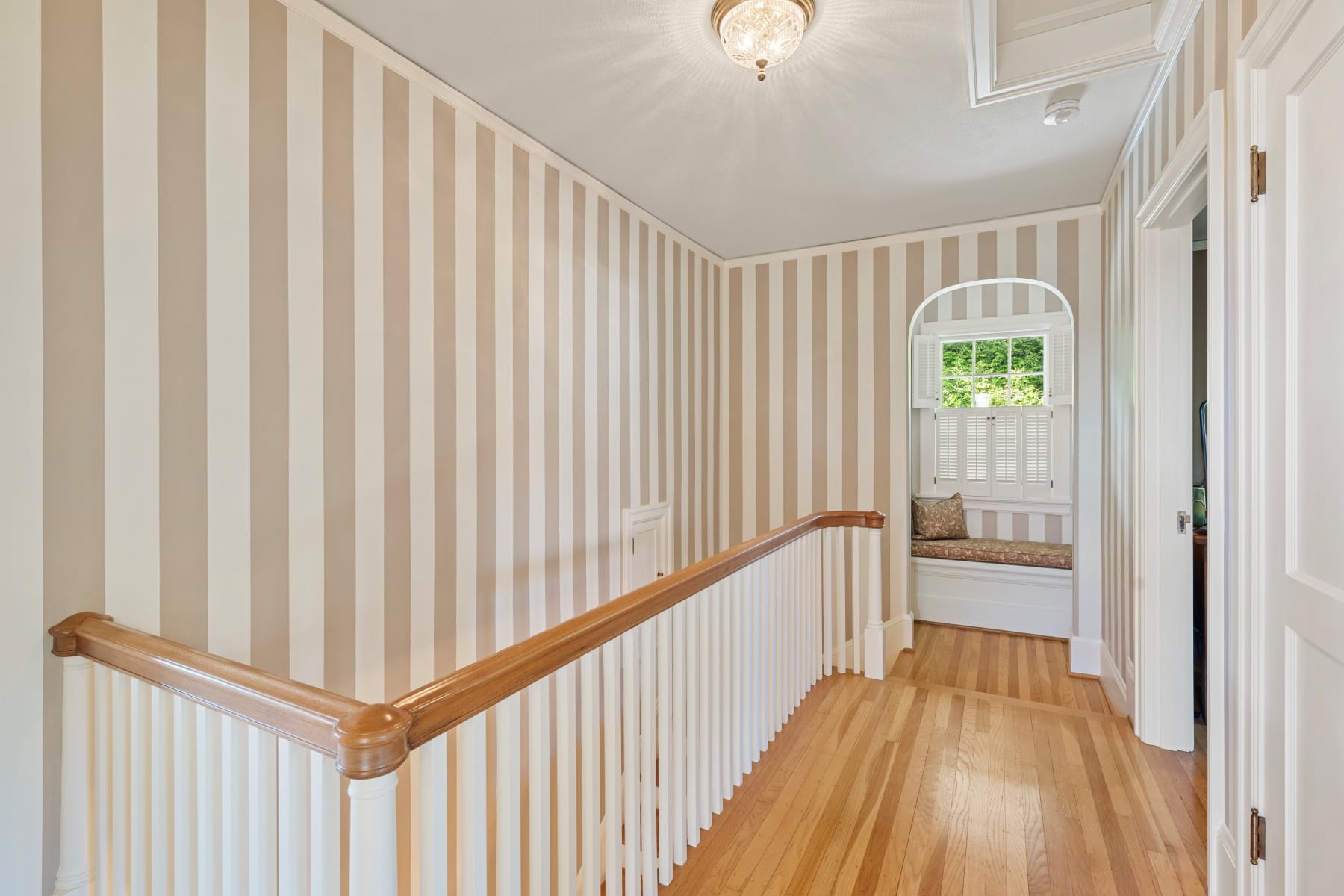  2836 NW CUMBERLAND RD Portland, OR 97210 - 物件實景